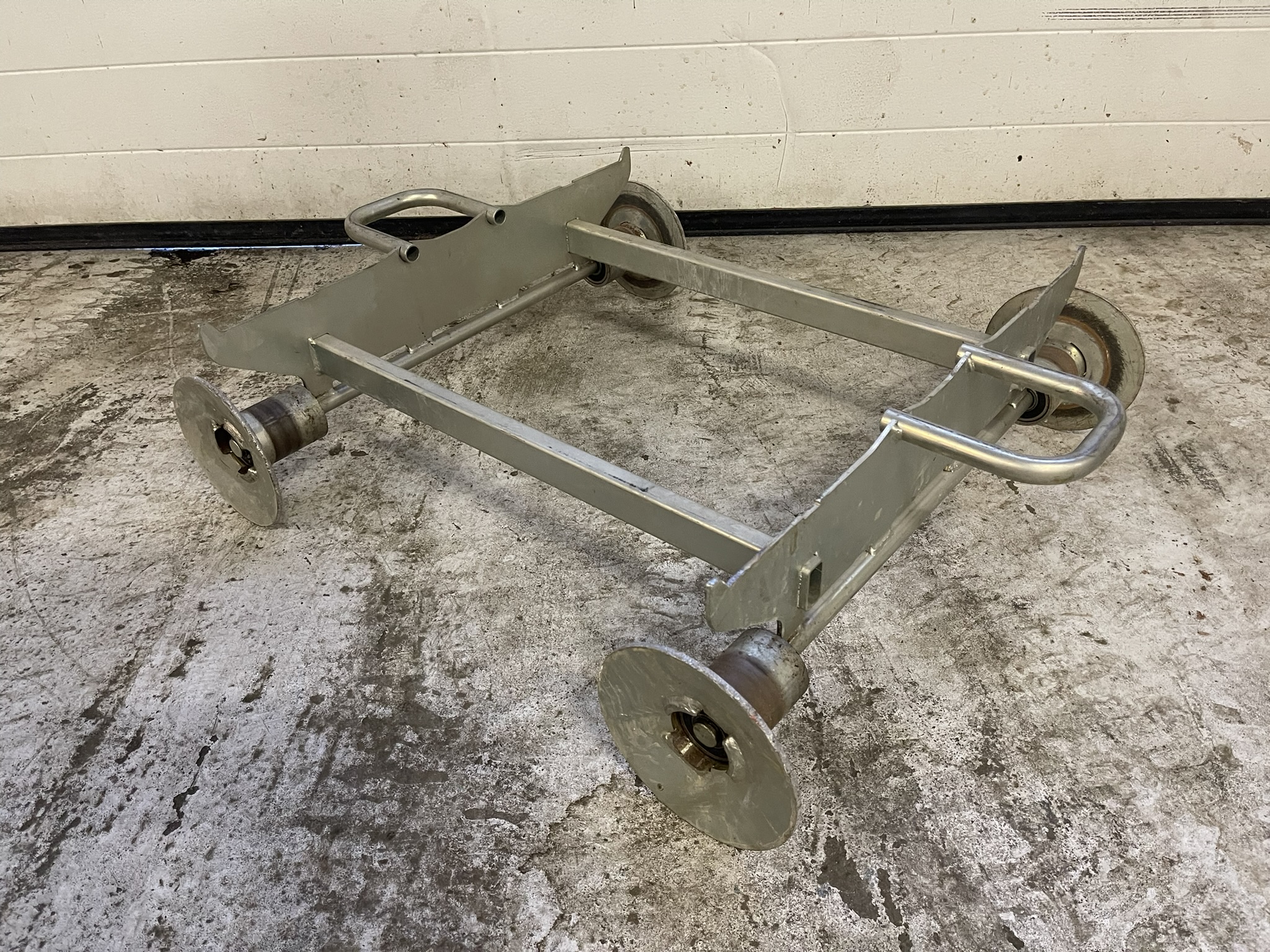 Pipe rail trolleys for Danish trolleys