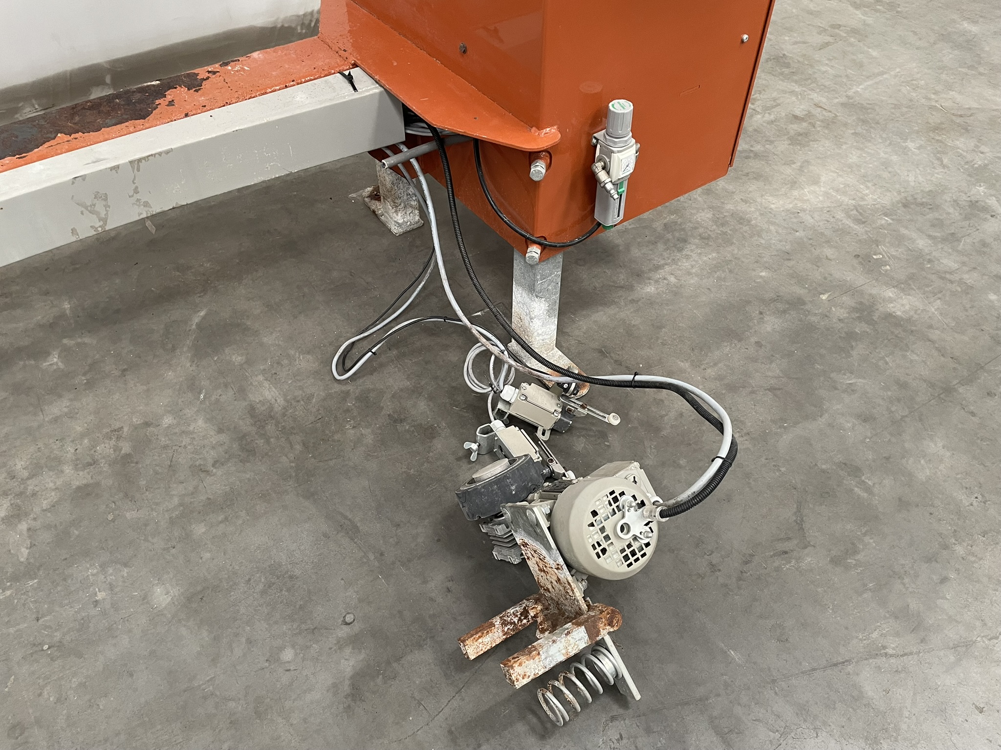 Javo Swing drop-down robots