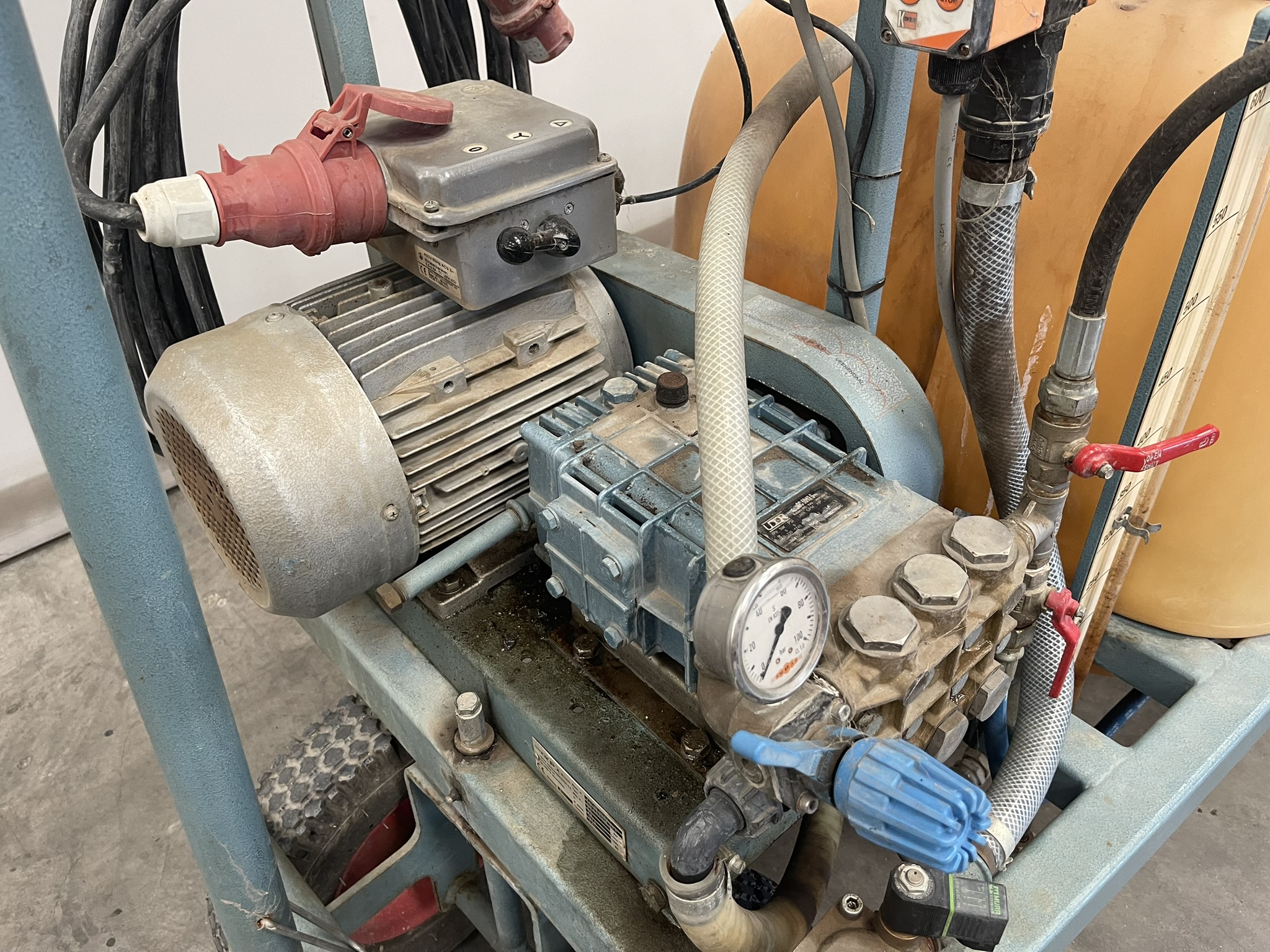 Empas spuitkar 600 liter incl. slanghaspel