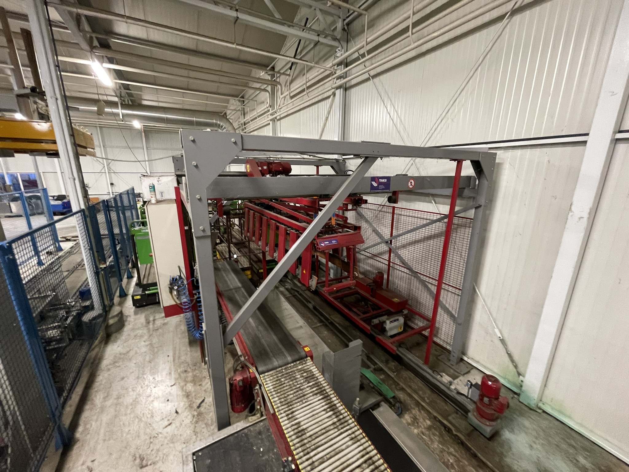 Complete Taks TTS vine tomato processing system