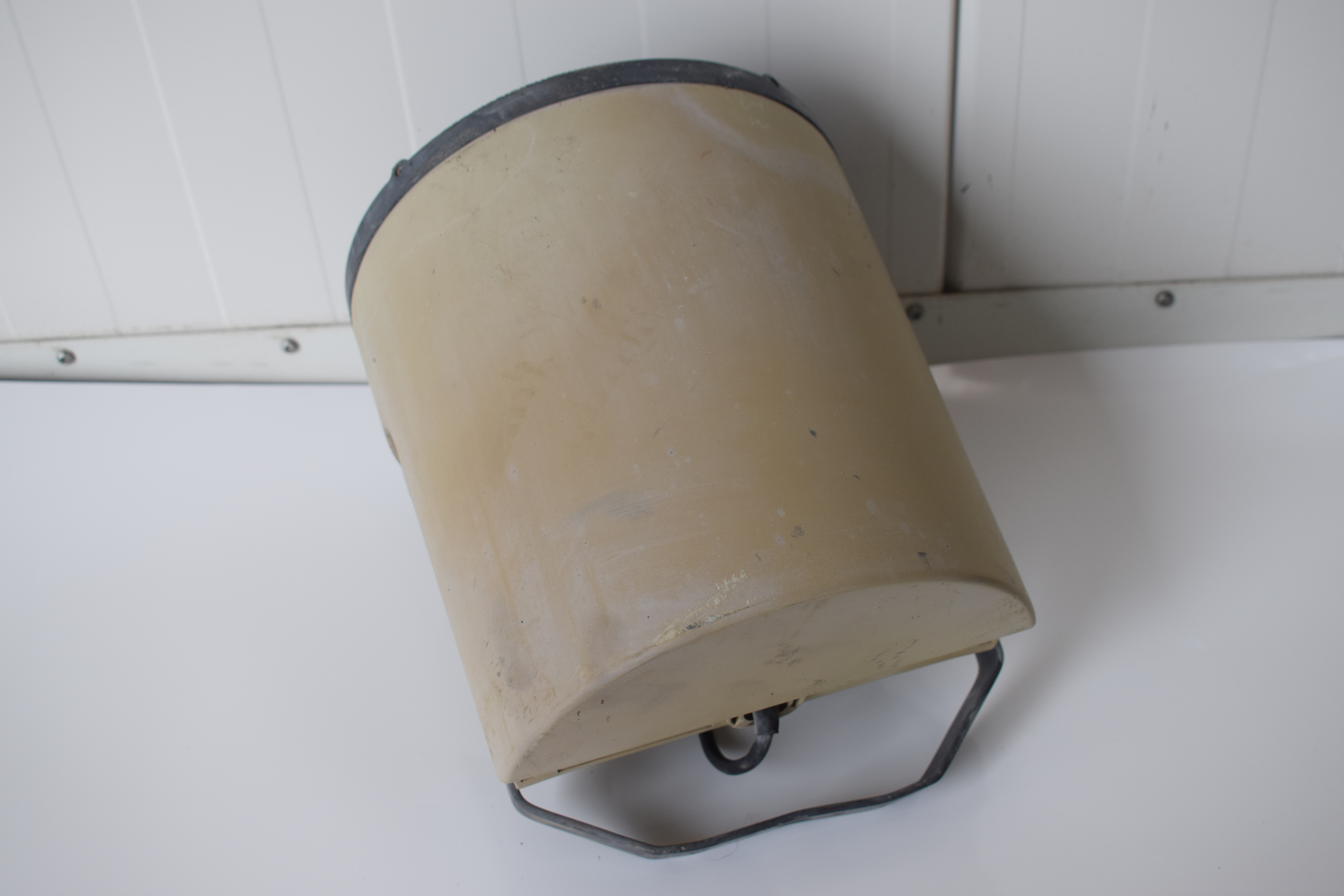 Paso moisture-proof speakers