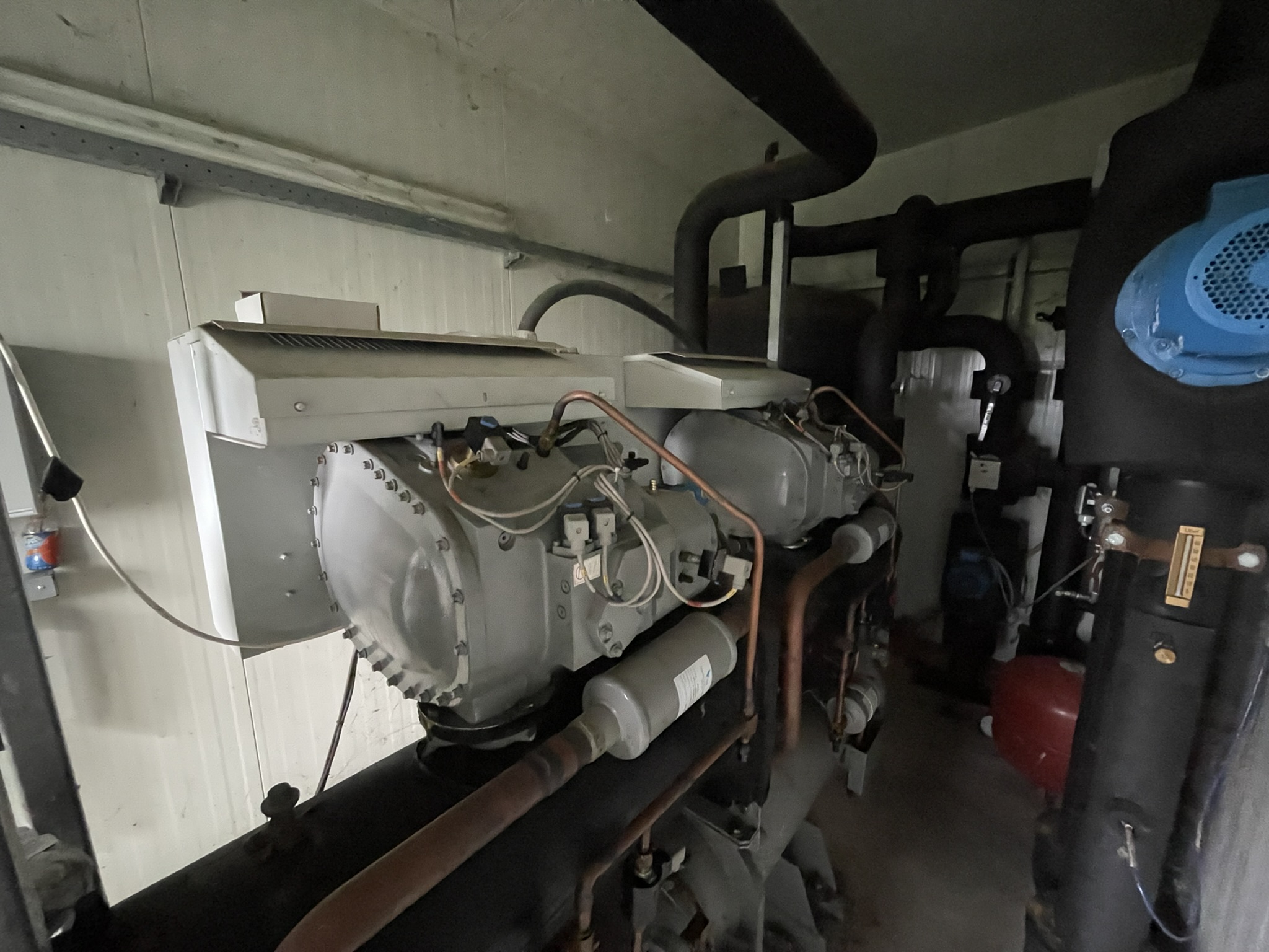 Carrier cooling installation incl. ± 23 Alfa Laval cooling units