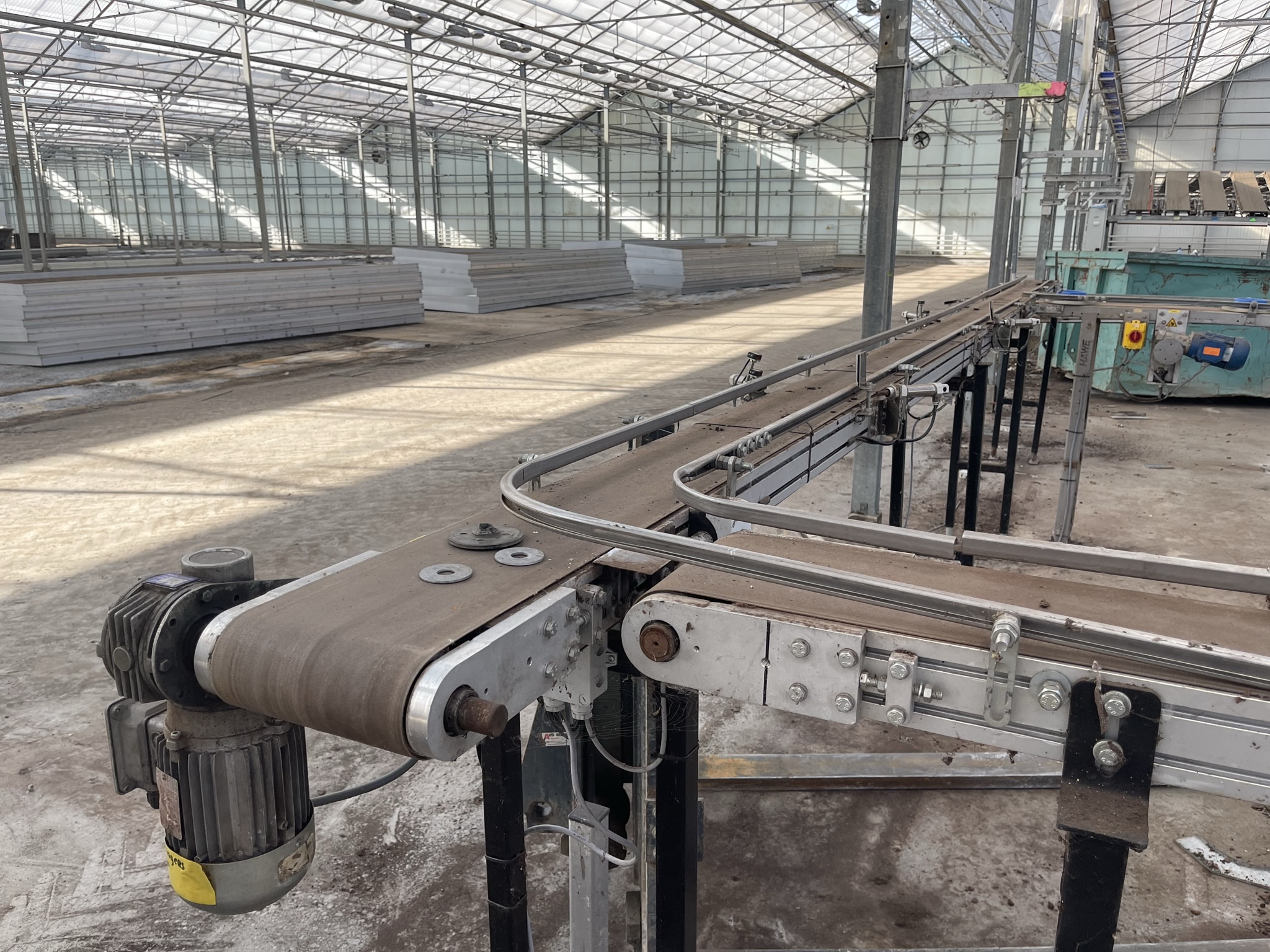 Flier conveyor belts