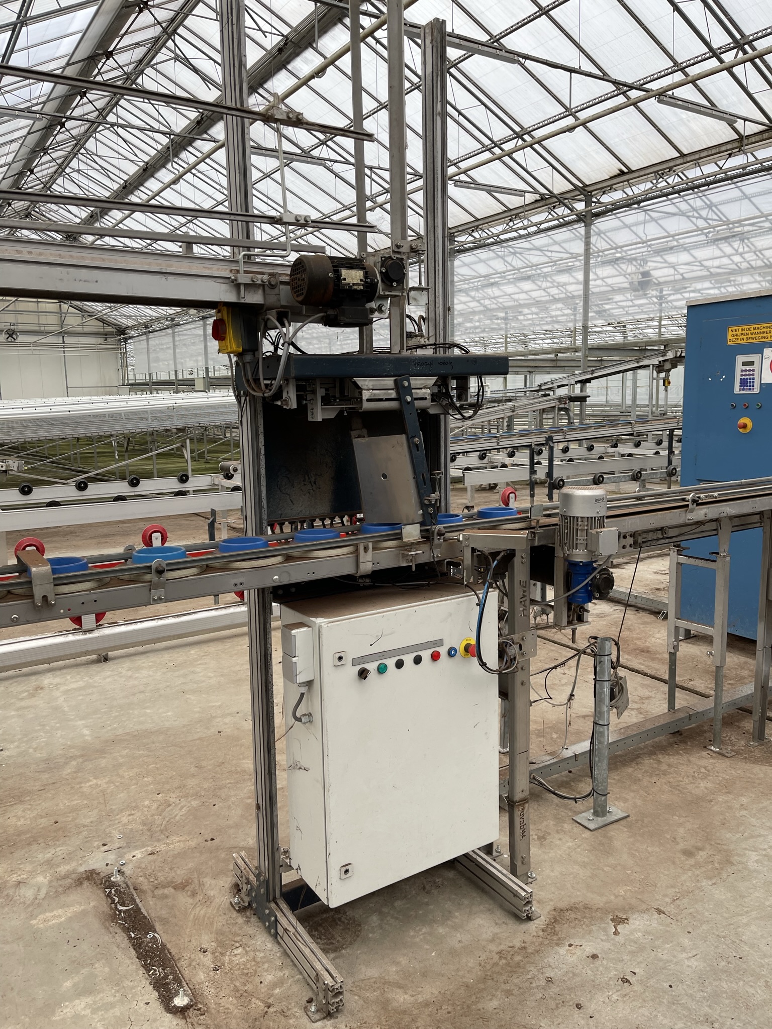 Wilburg automatic pot stacker