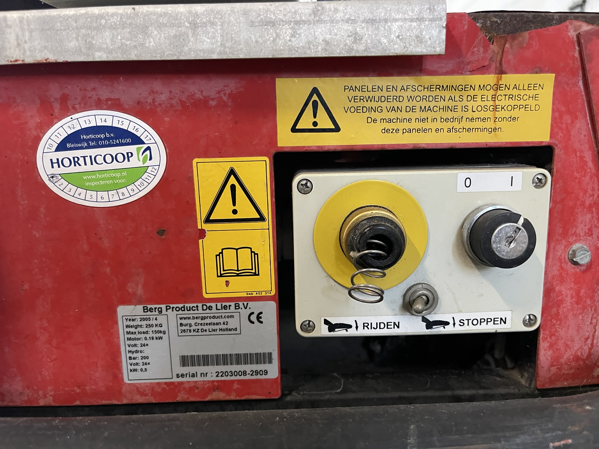 Berg pipe rail aerial worker