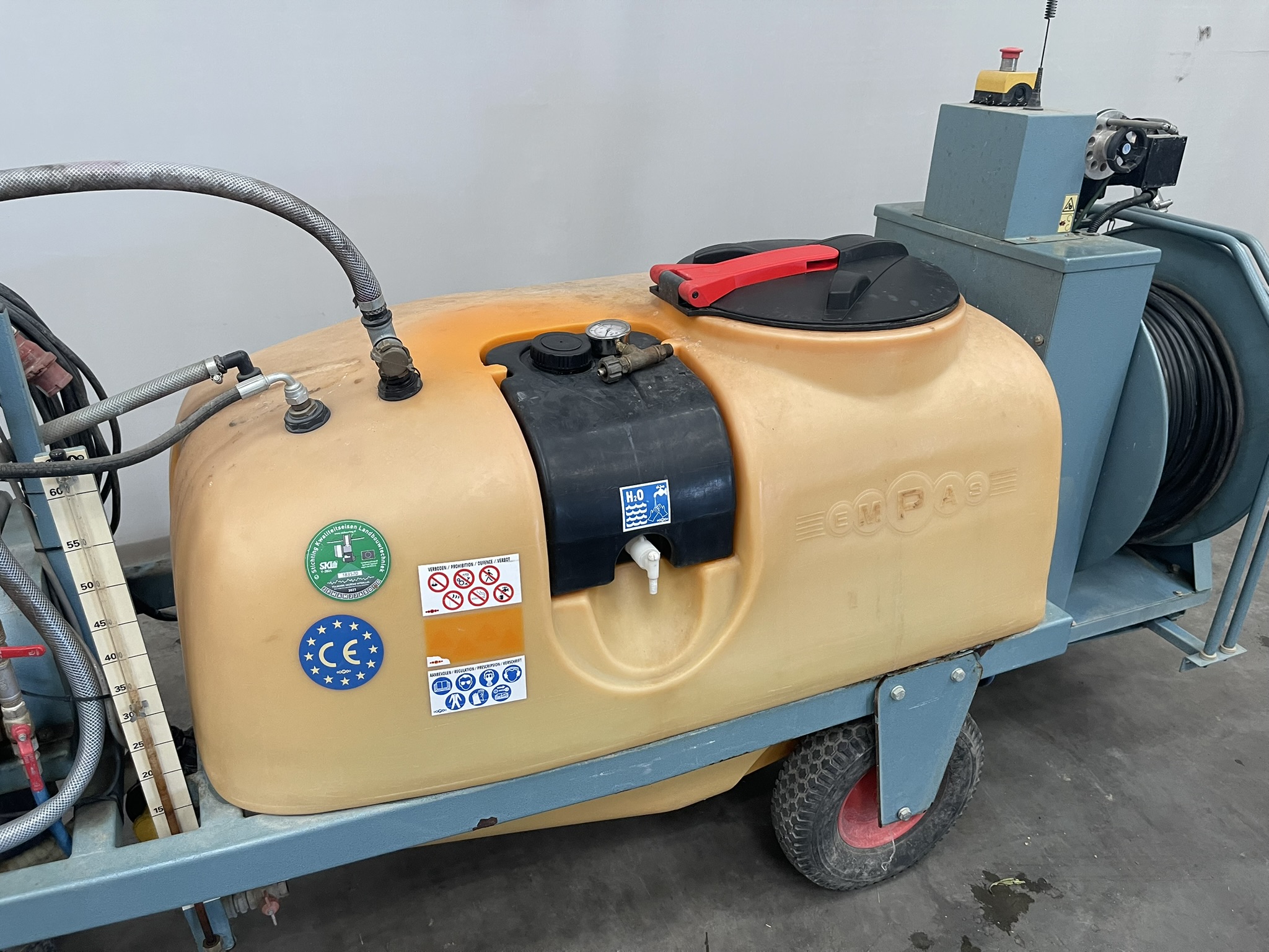Empas spuitkar 600 liter incl. slanghaspel