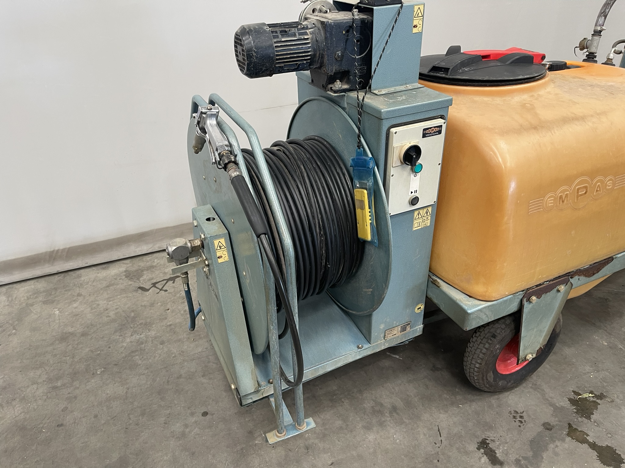 Empas spuitkar 600 liter incl. slanghaspel