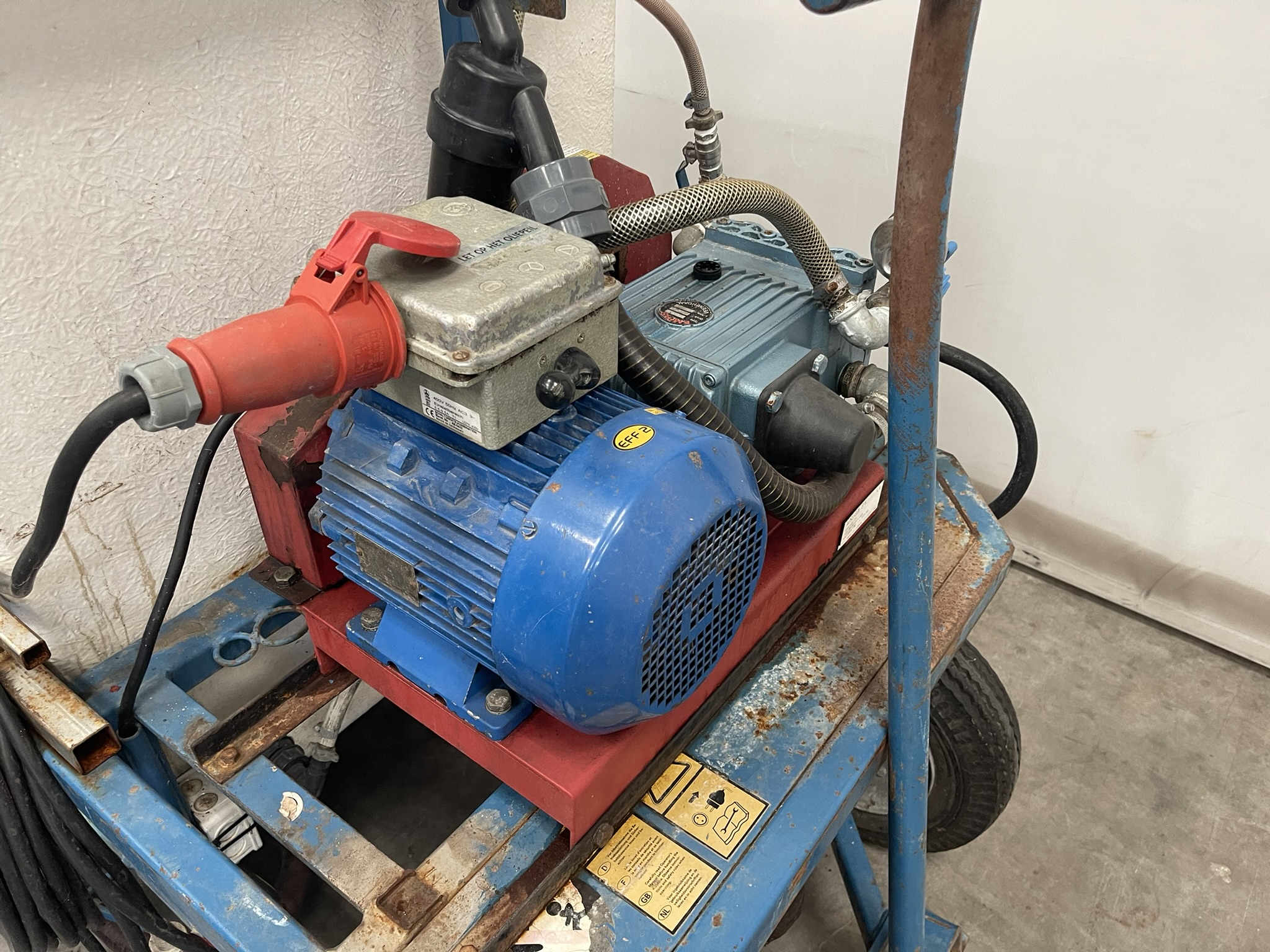 Weterings spuitkar 600 liter incl. slanghaspel