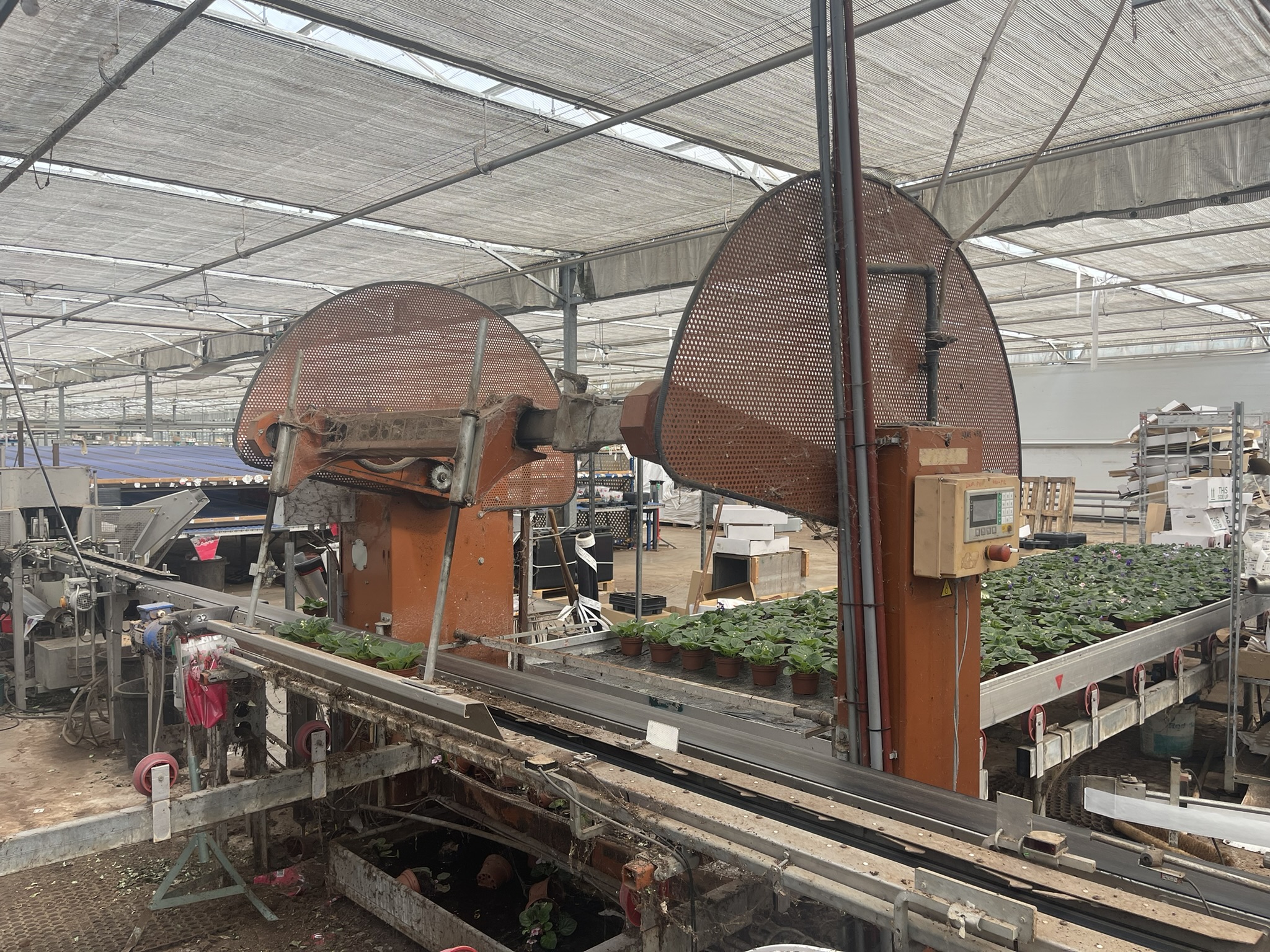 Javo Swing drop-down robots