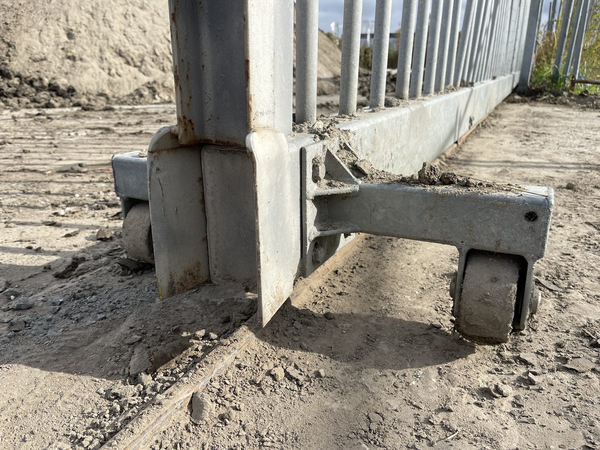 Double sliding gate 34,500 mm