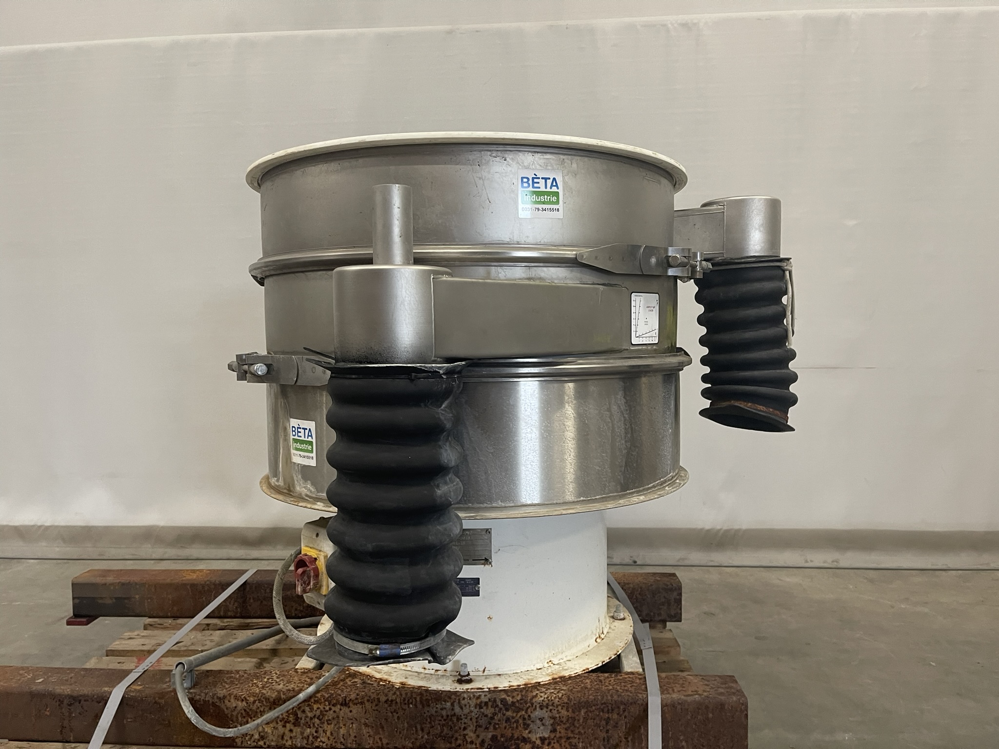 Amkco BETA 750 vibrating sieve