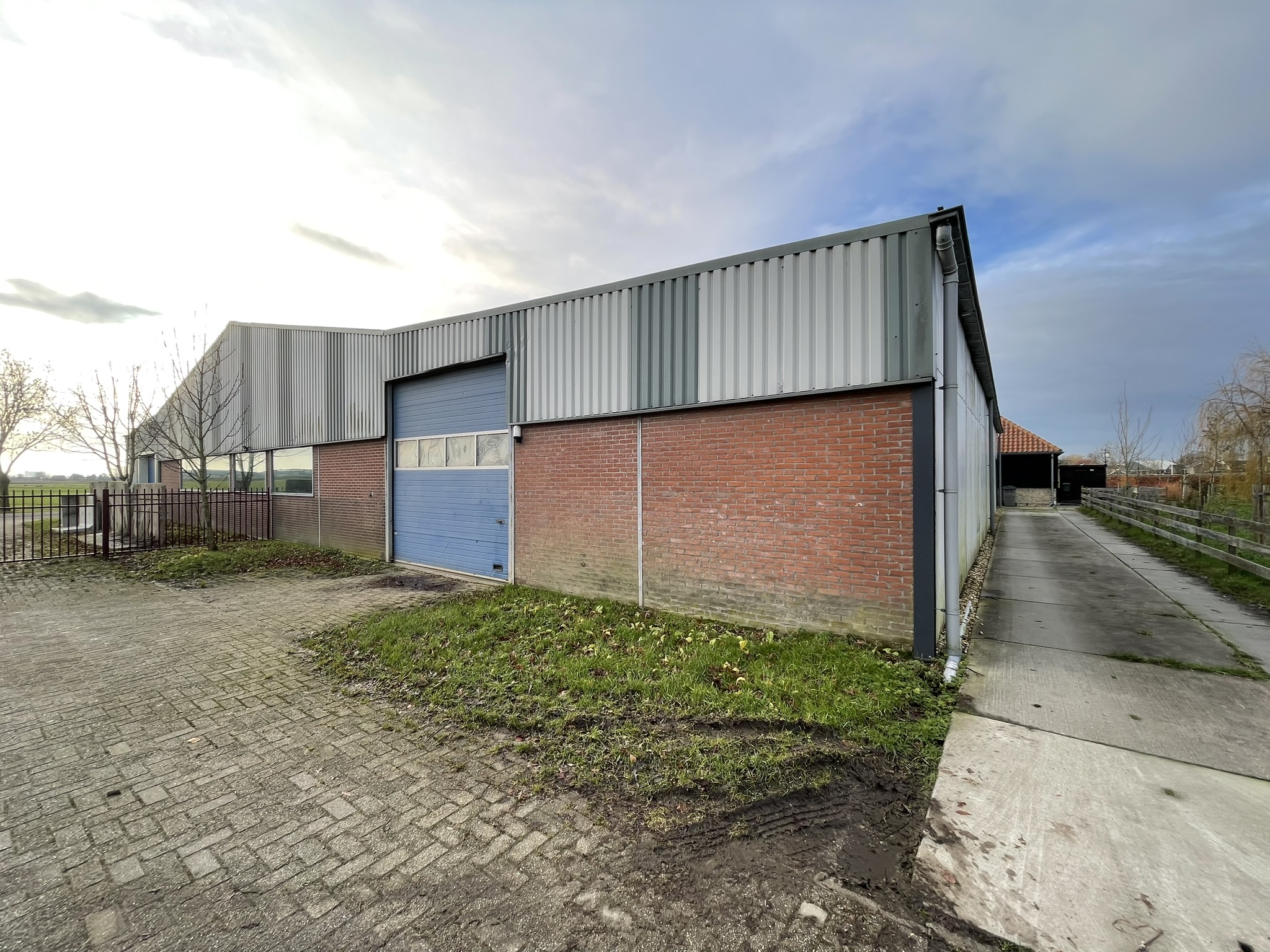 Business space 733 m²