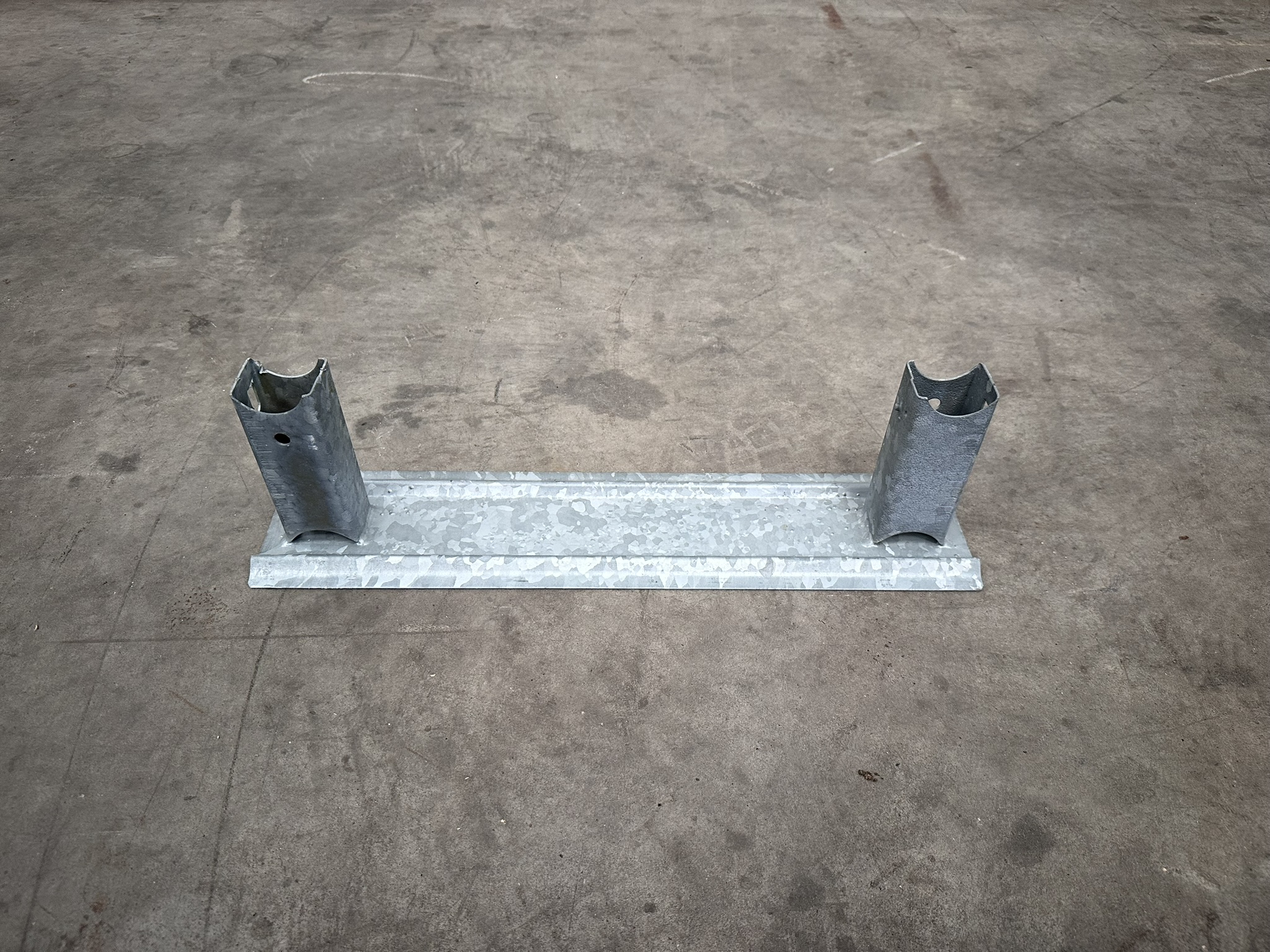 Pipe rail supports welded 120 mm