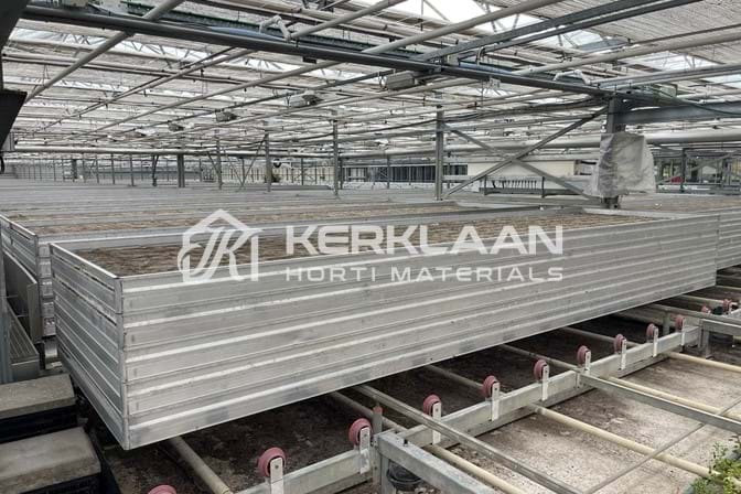 Aluminium mobile containers with mesh bottom