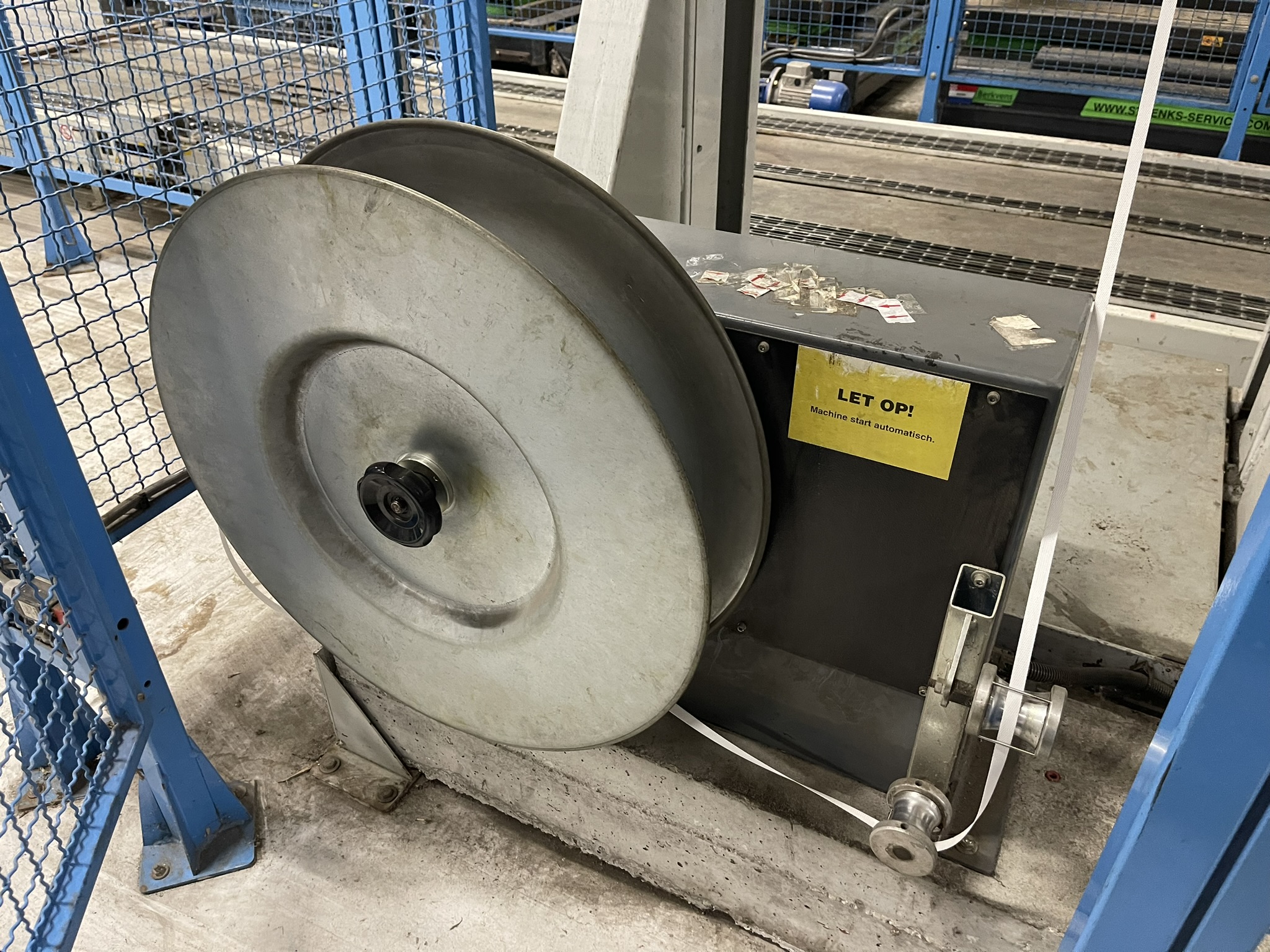 Complete vine tomato processing system