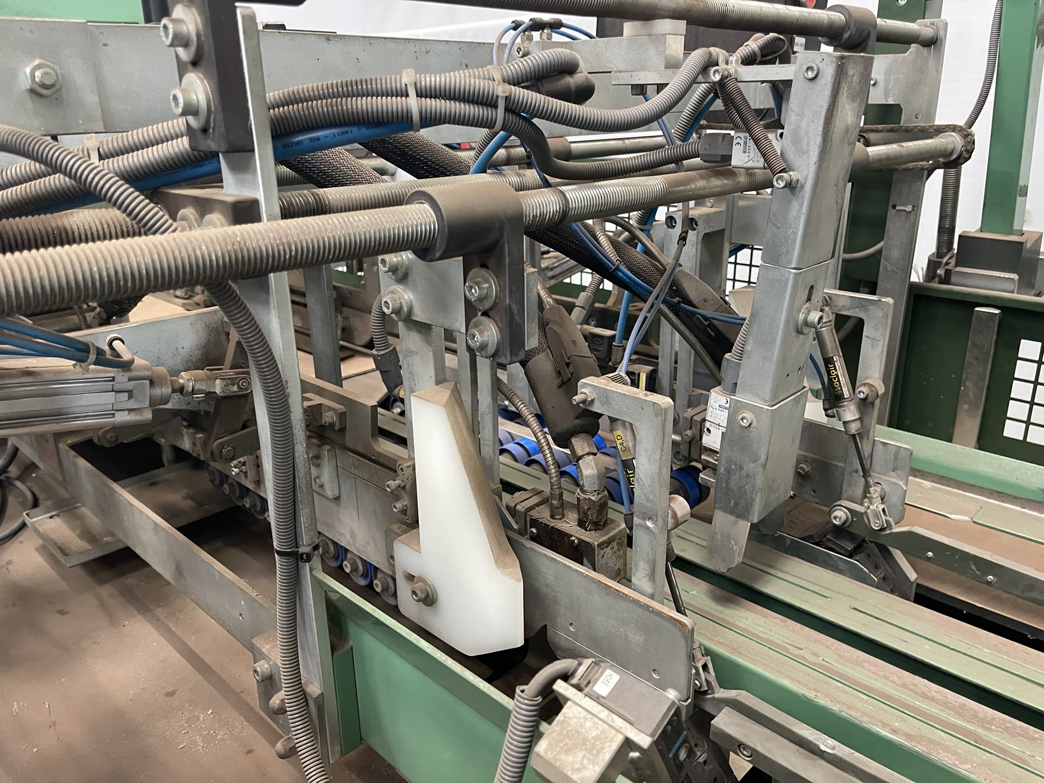 Boix dozenopzetmachine incl. stapel/uitvoer unit