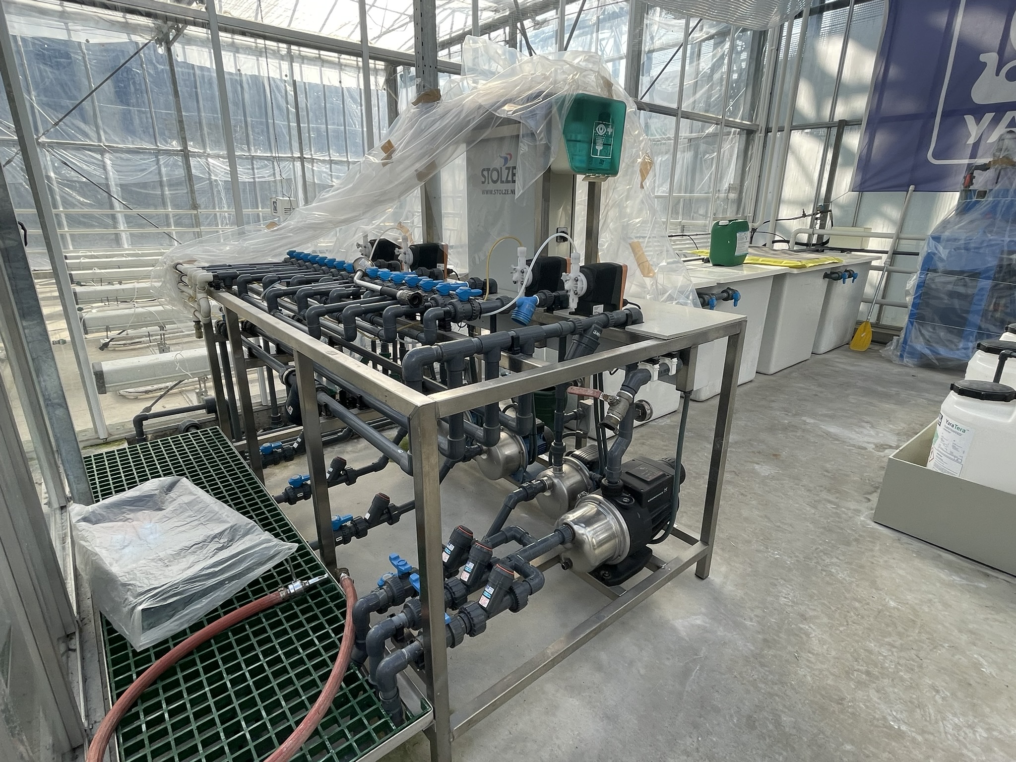 Complete turnkey test greenhouse 240 m²