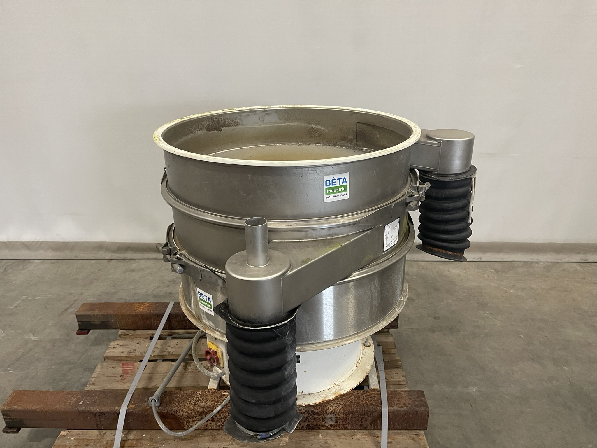 Amkco BETA 750 vibrating sieve