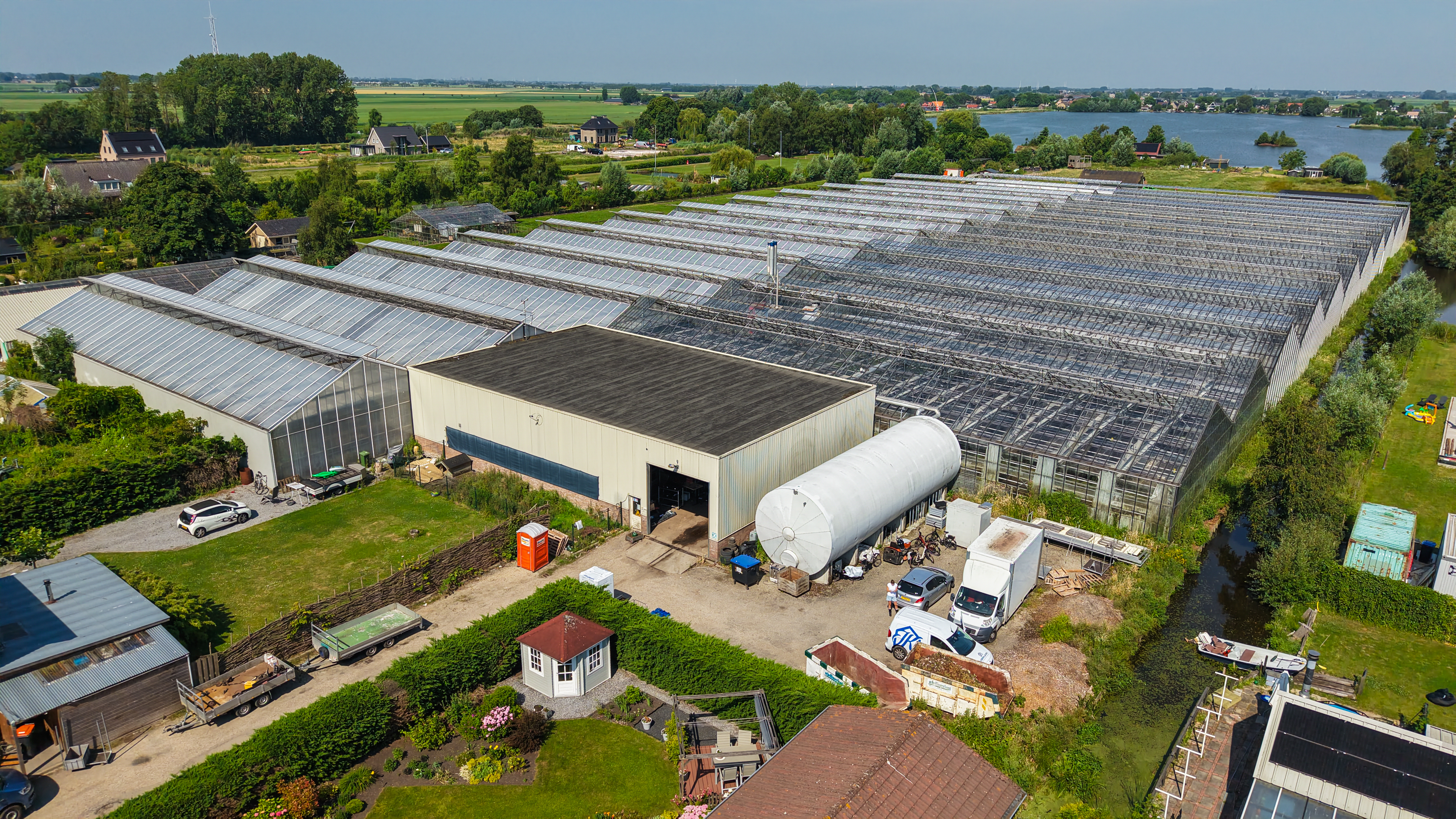 Business space 398 m²