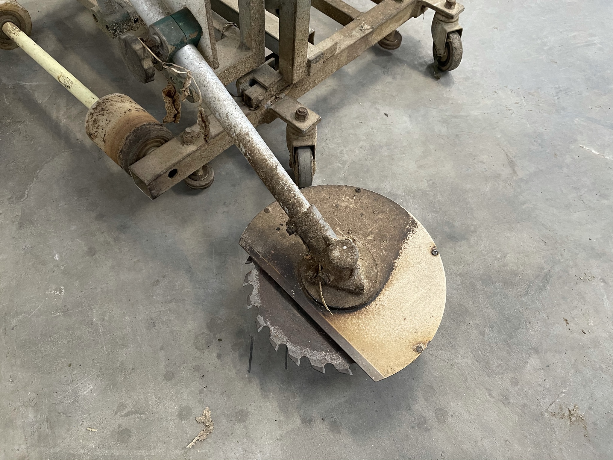 pipe rail log saw