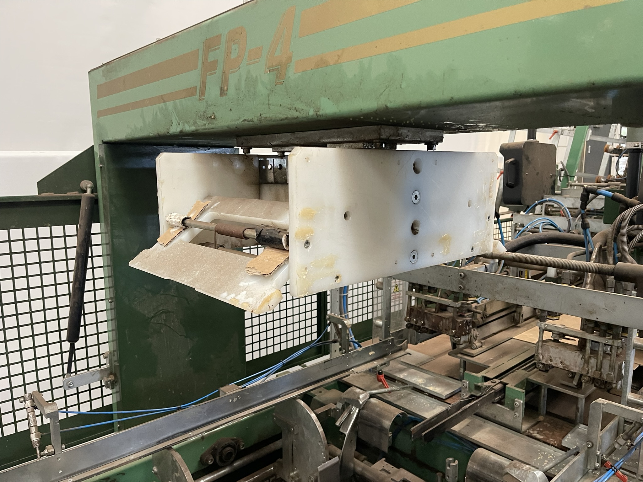 Boix dozenopzetmachine incl. stapel/uitvoer unit