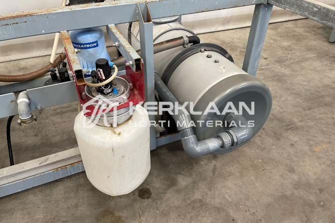 Pump unit for roll container conveyors