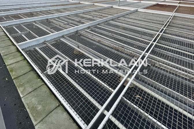 Aluminium mobile containers with mesh bottom