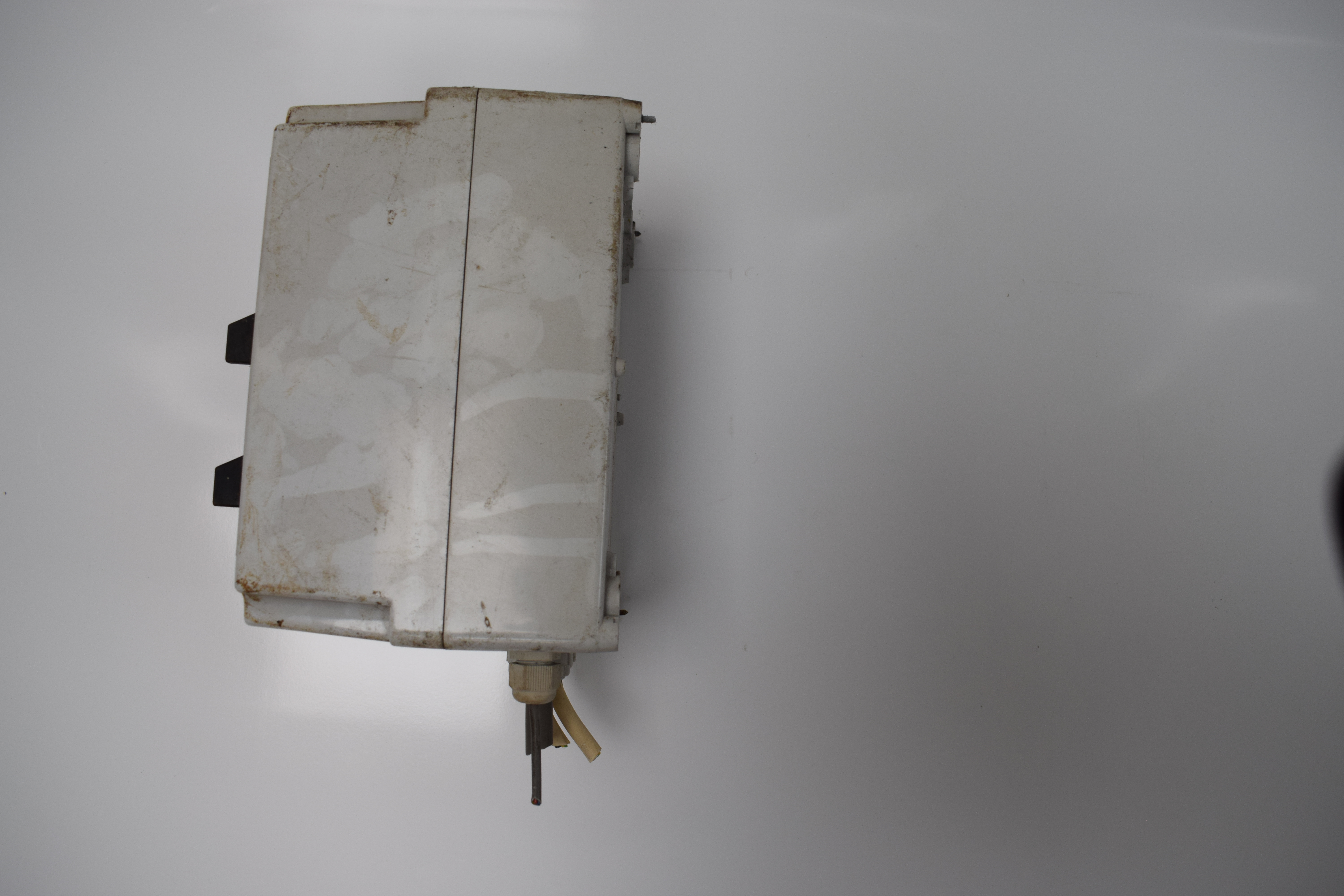 Screening switch boxes