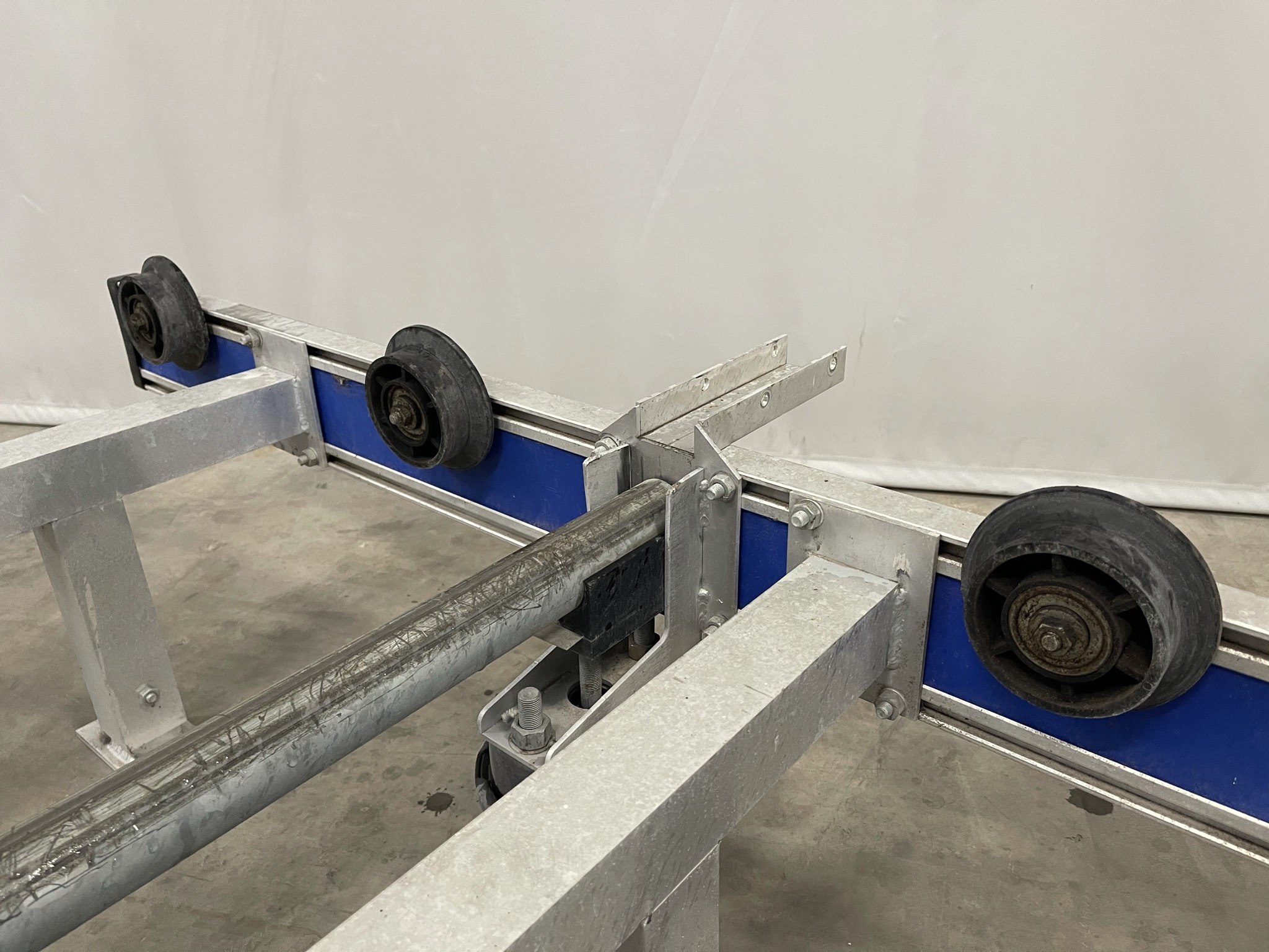 Roller table conveyors