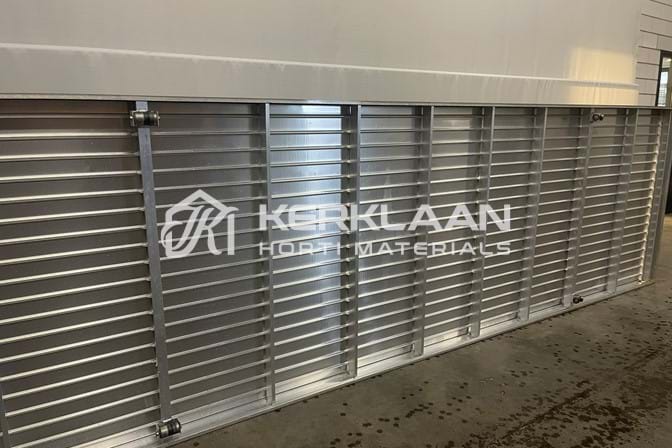 Aluminum mobile container with aluminium ebb and flow bottom