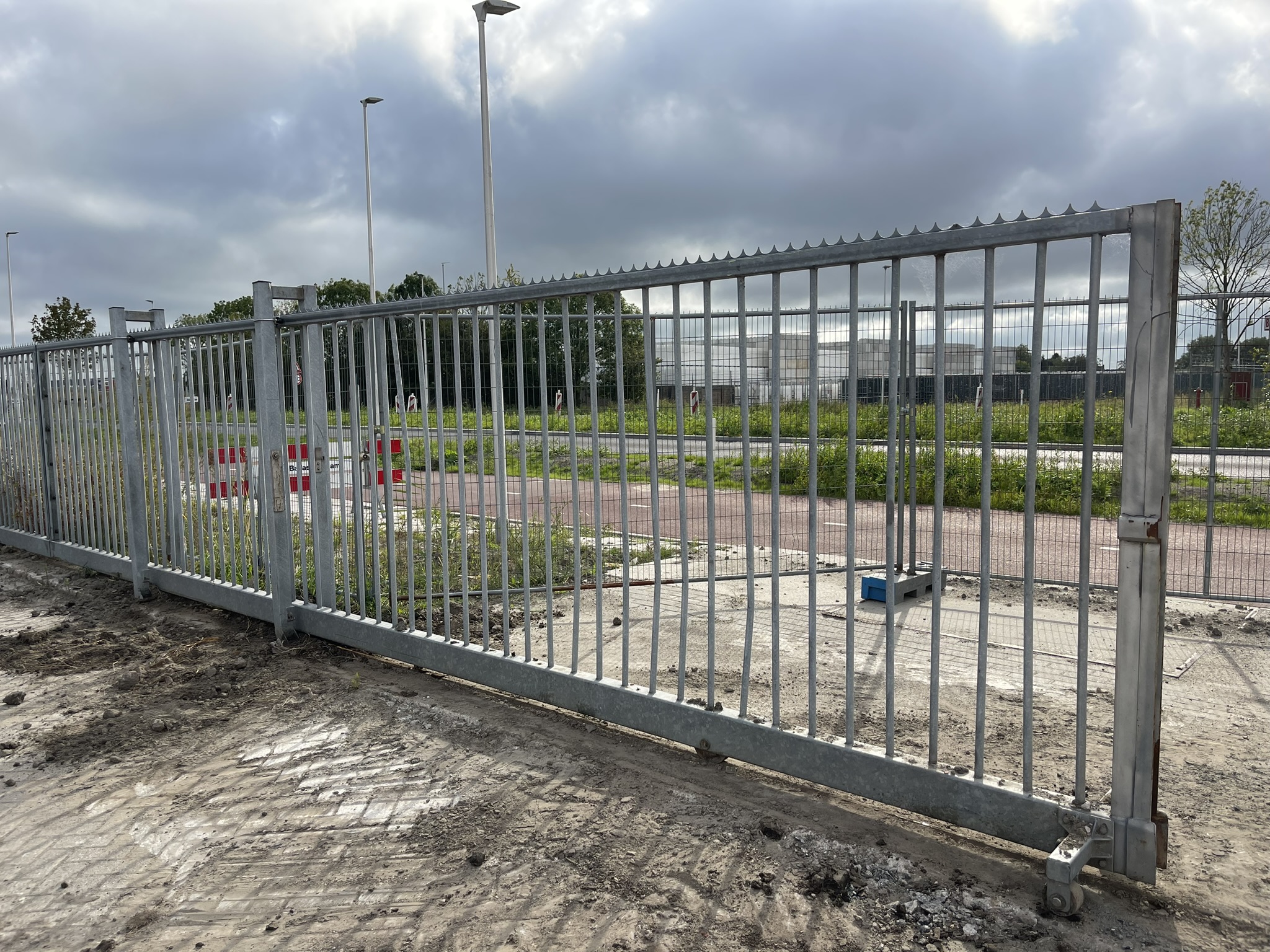Double sliding gate 34,500 mm