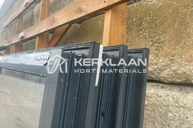 Nieuwe aluminium kozijnen 3000x1600 mm