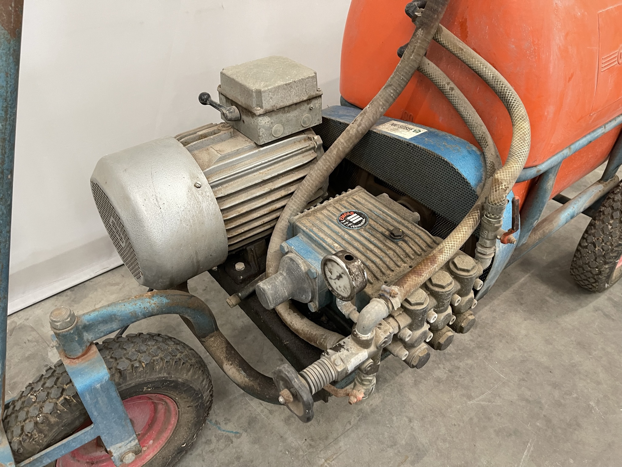 Empas 200 liter spraying trolley