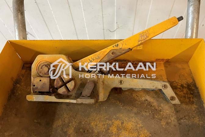 Mobile strapping reel incl. hand tensioner