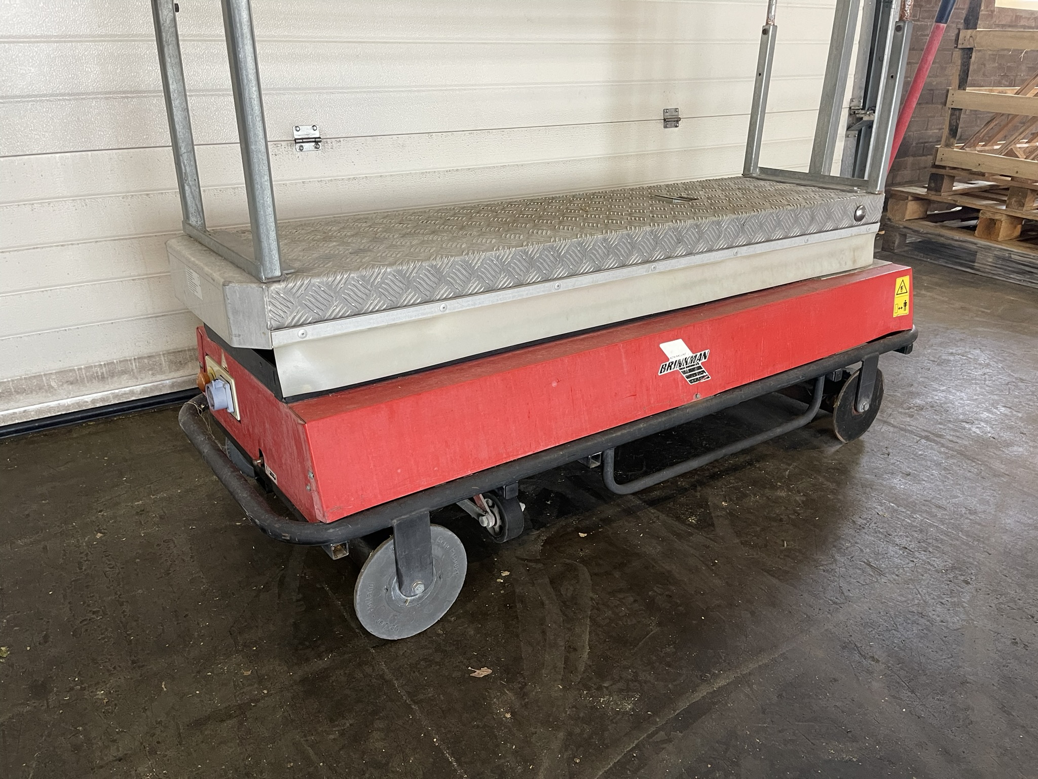 Berg pipe rail aerial worker