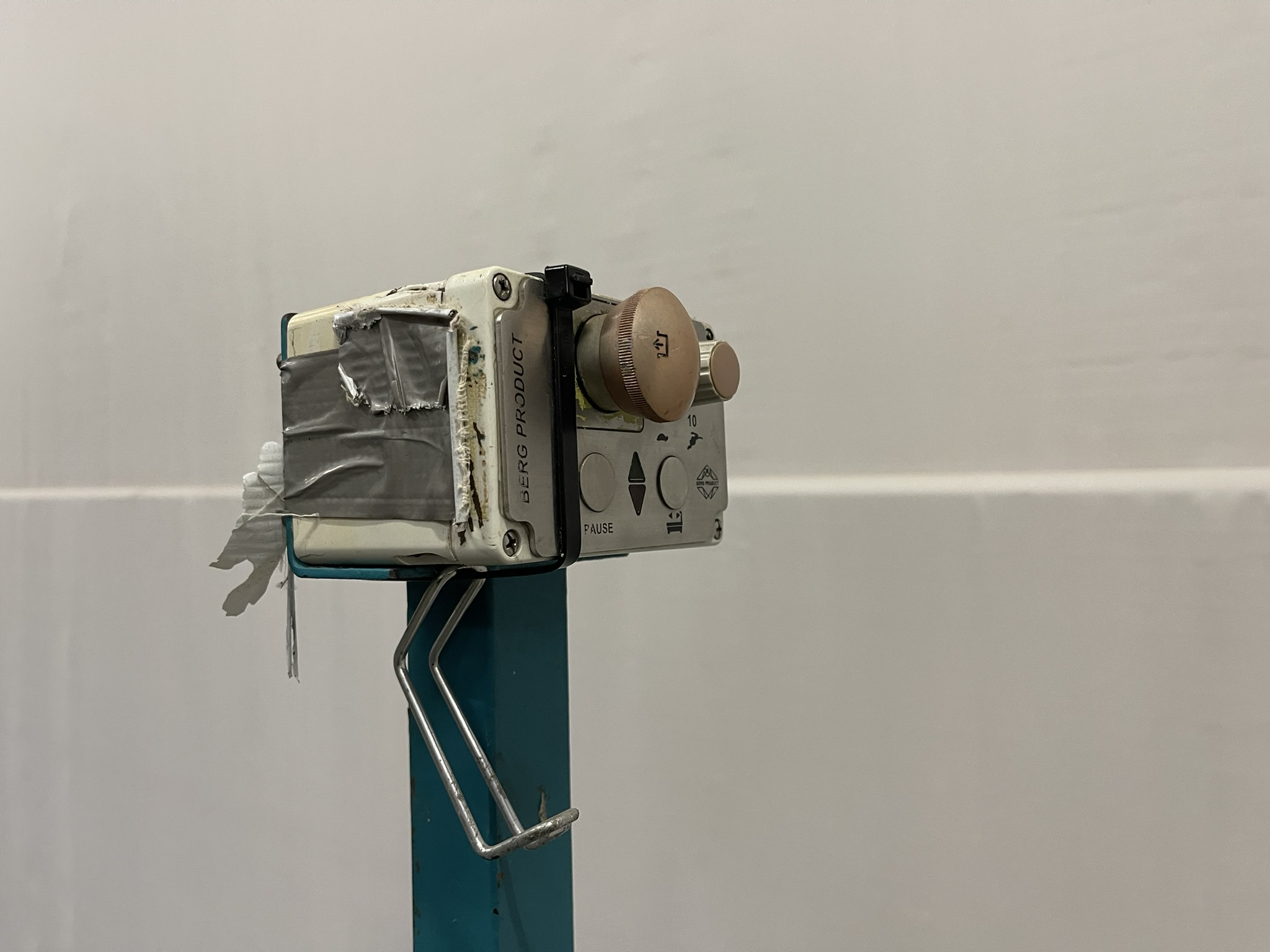 Pipe rail aerial work platform