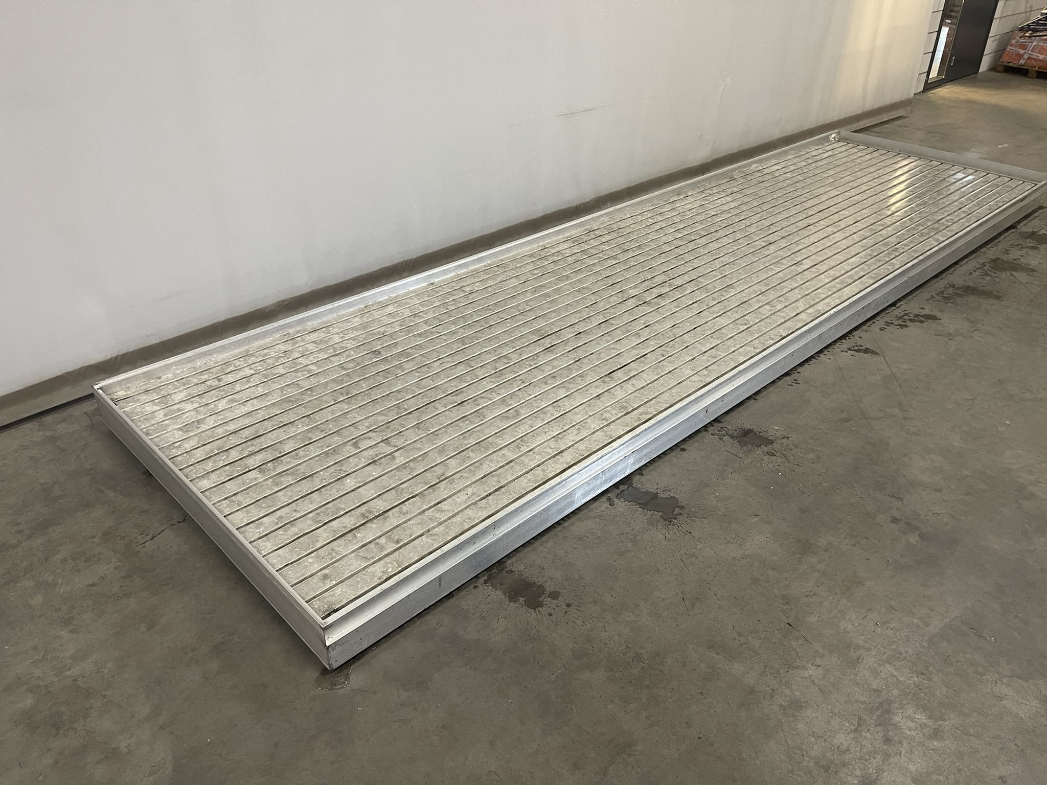 Aluminium rolcontainers met aluminium eb- en vloedbodem