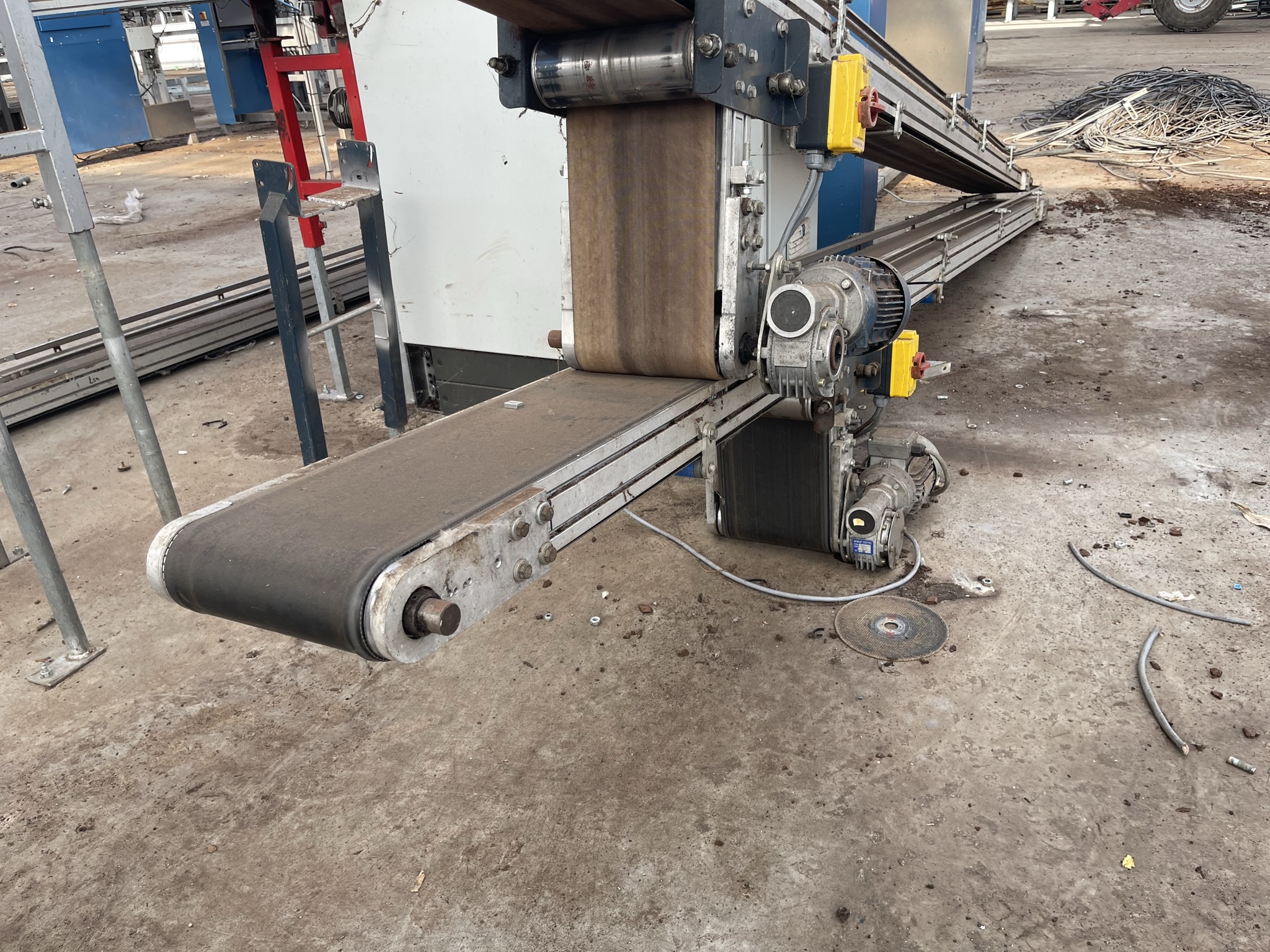 Flier conveyor belts