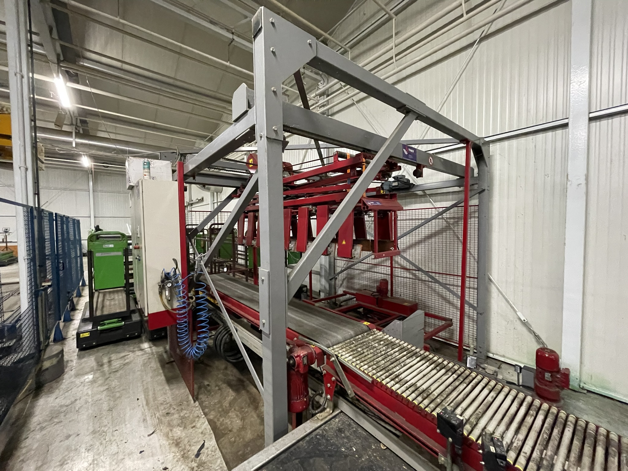 Complete Taks TTS vine tomato processing system