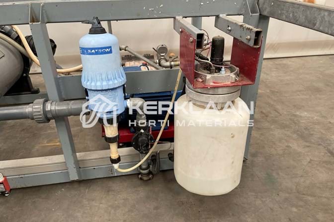 Pump unit for roll container conveyors