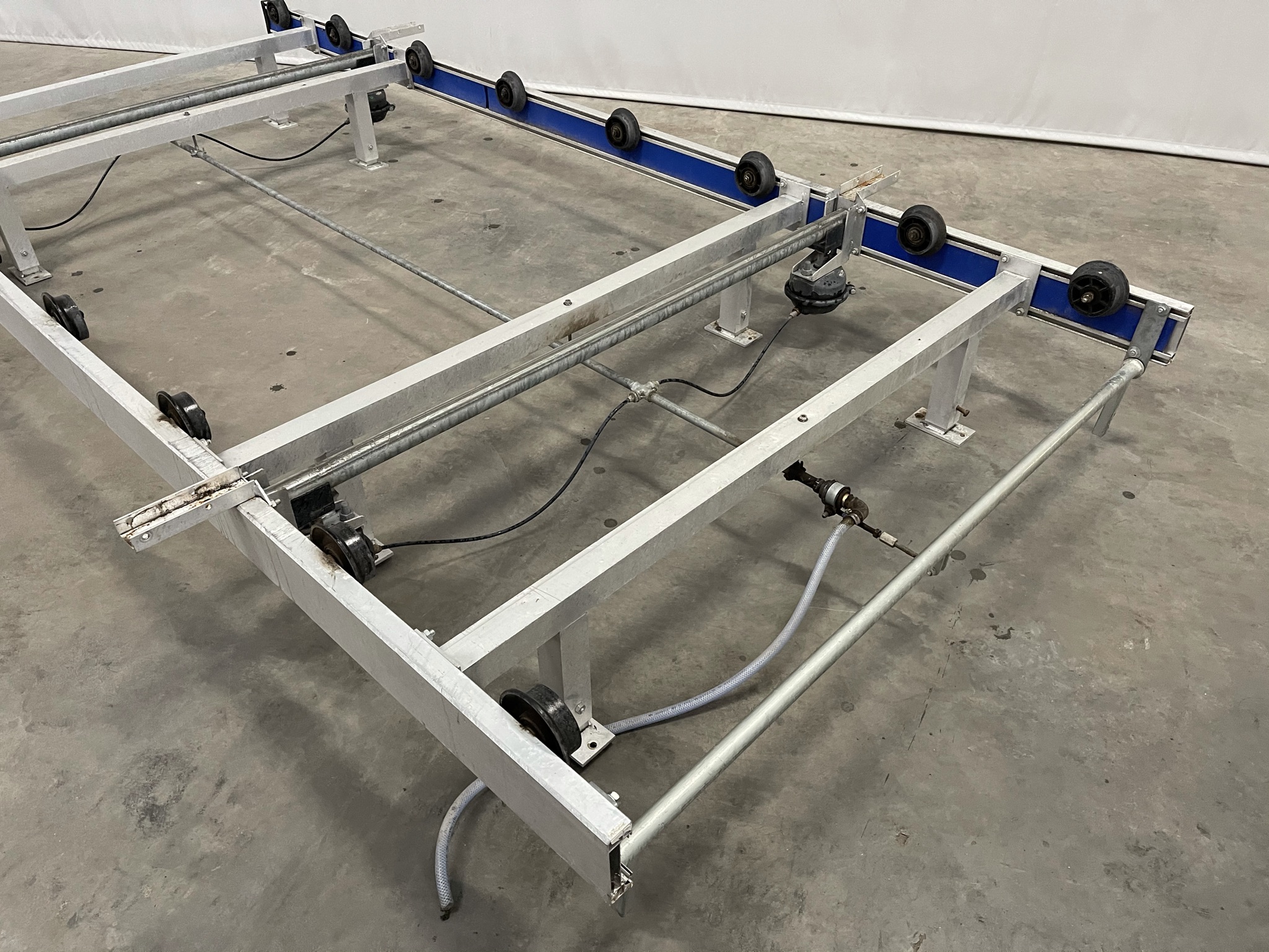 Roller table conveyors