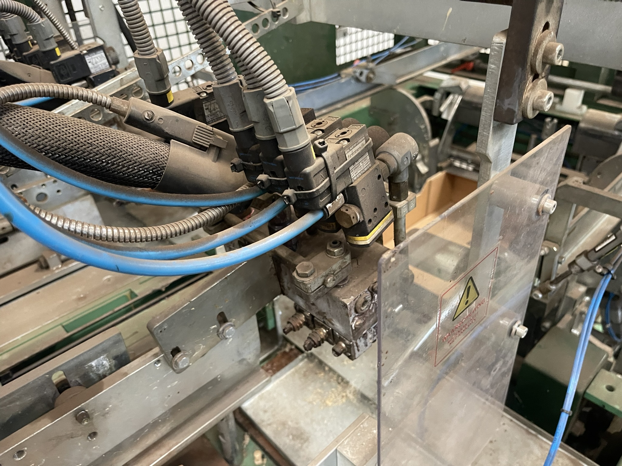 Boix dozenopzetmachine incl. stapel/uitvoer unit