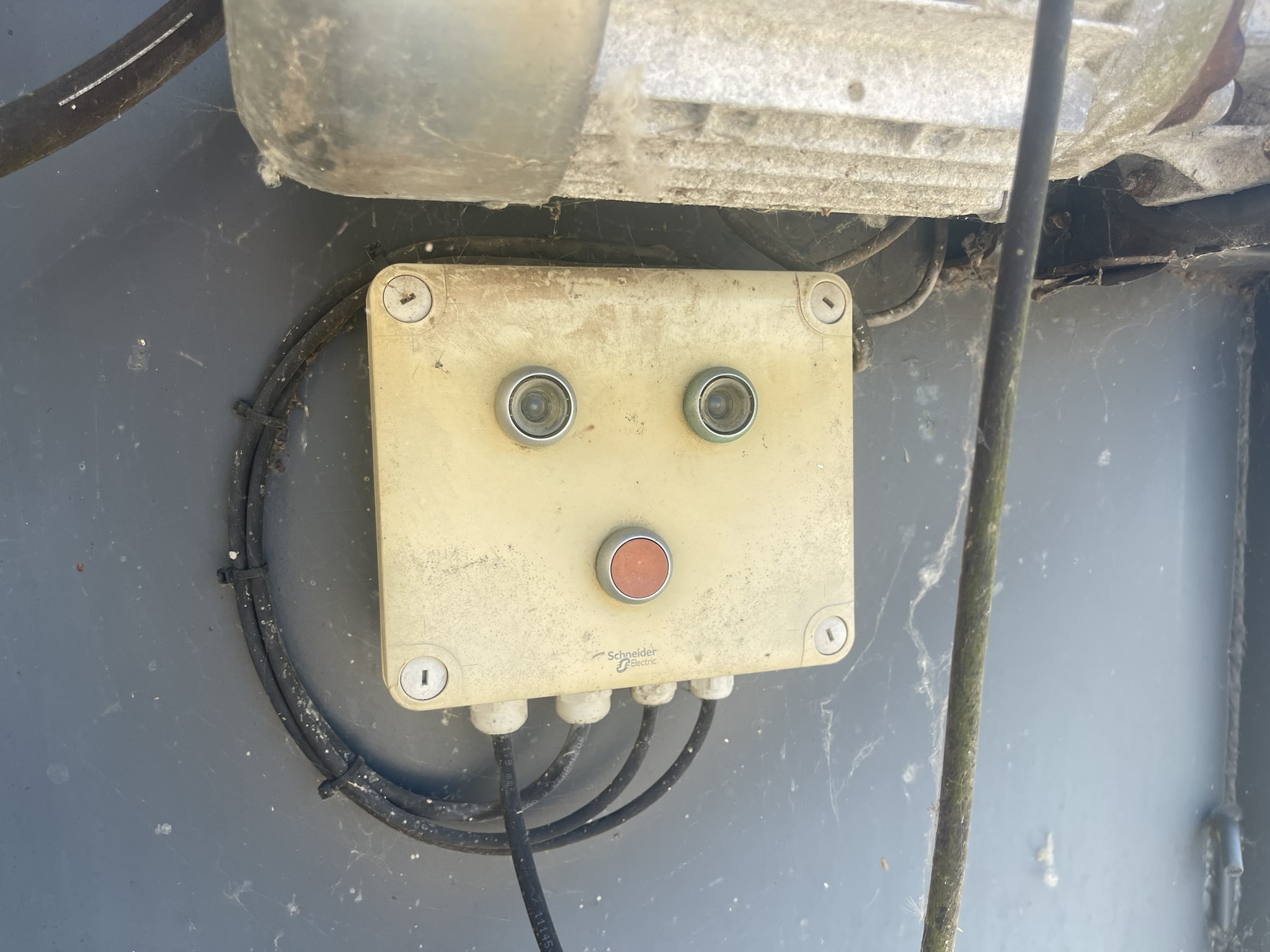 10 m³ container with hydraulic valve