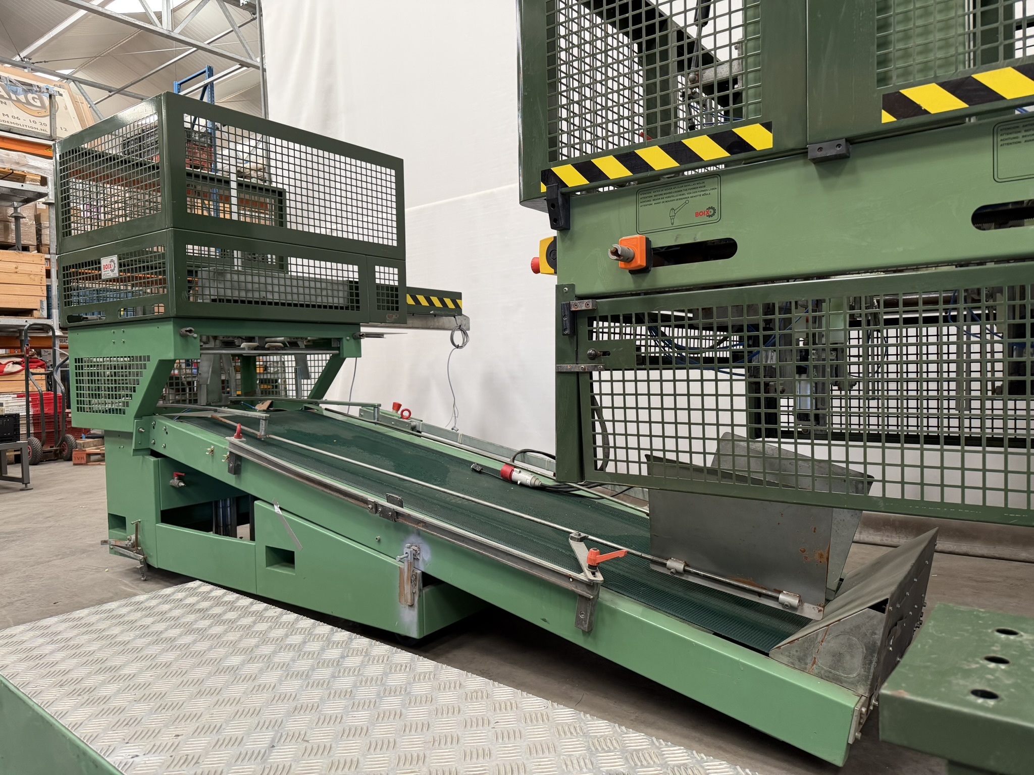 Boix dozenopzetmachine incl. stapel/uitvoer unit