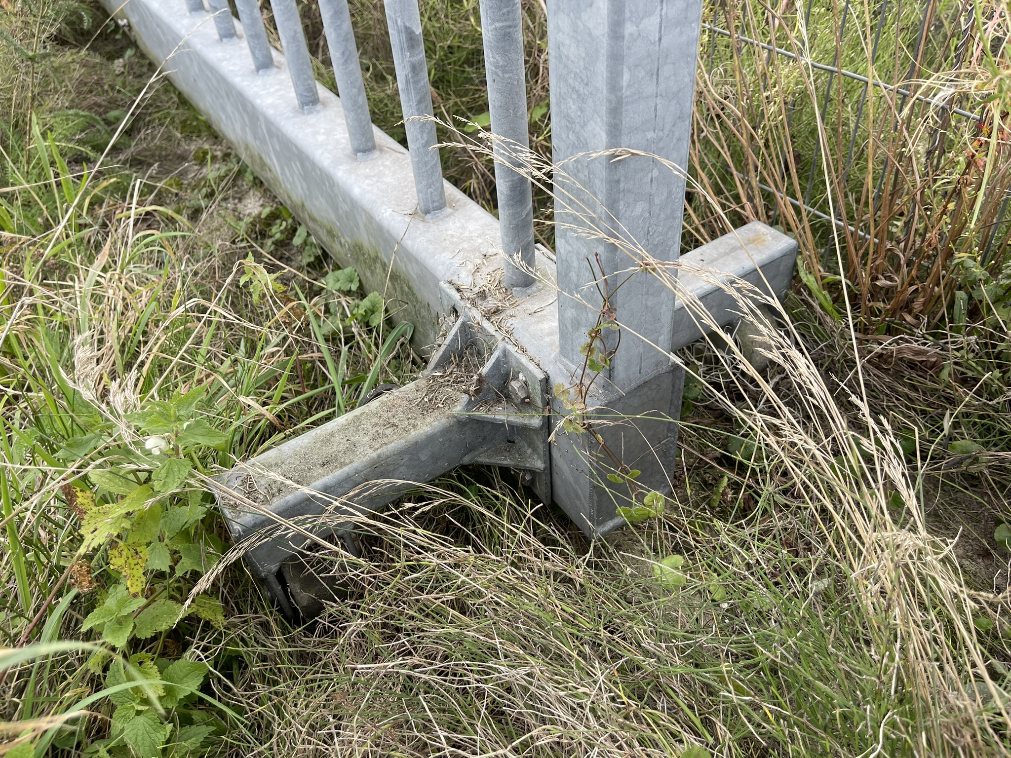 Double sliding gate 34,500 mm