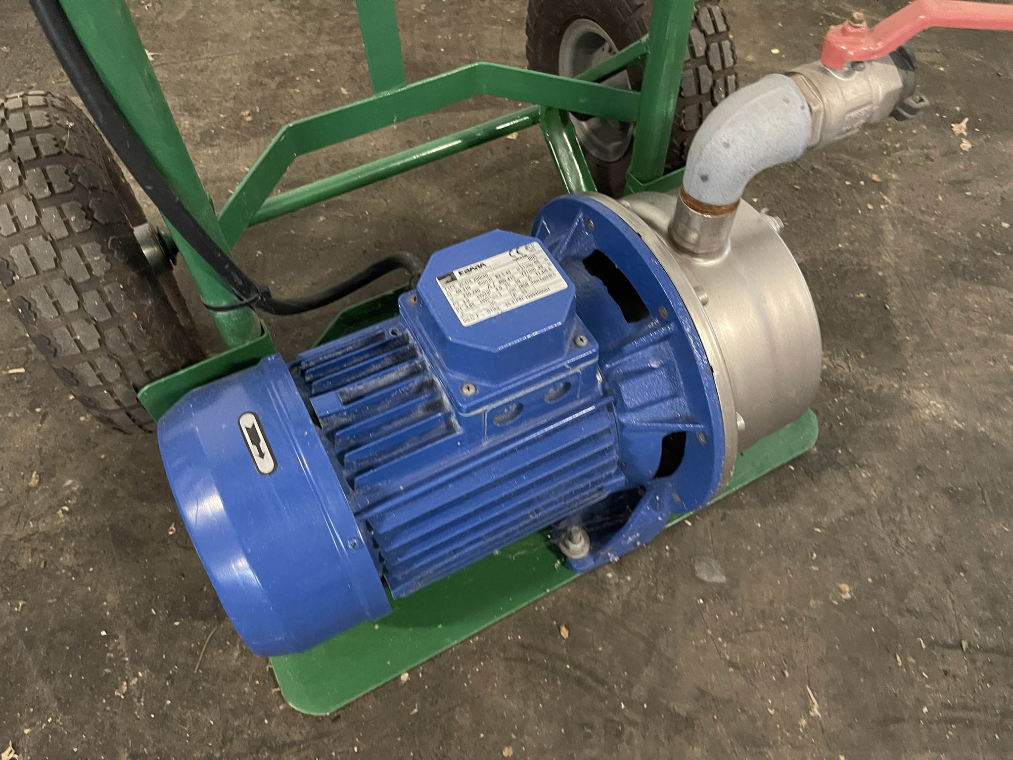 Ebara pomp op steekwagen