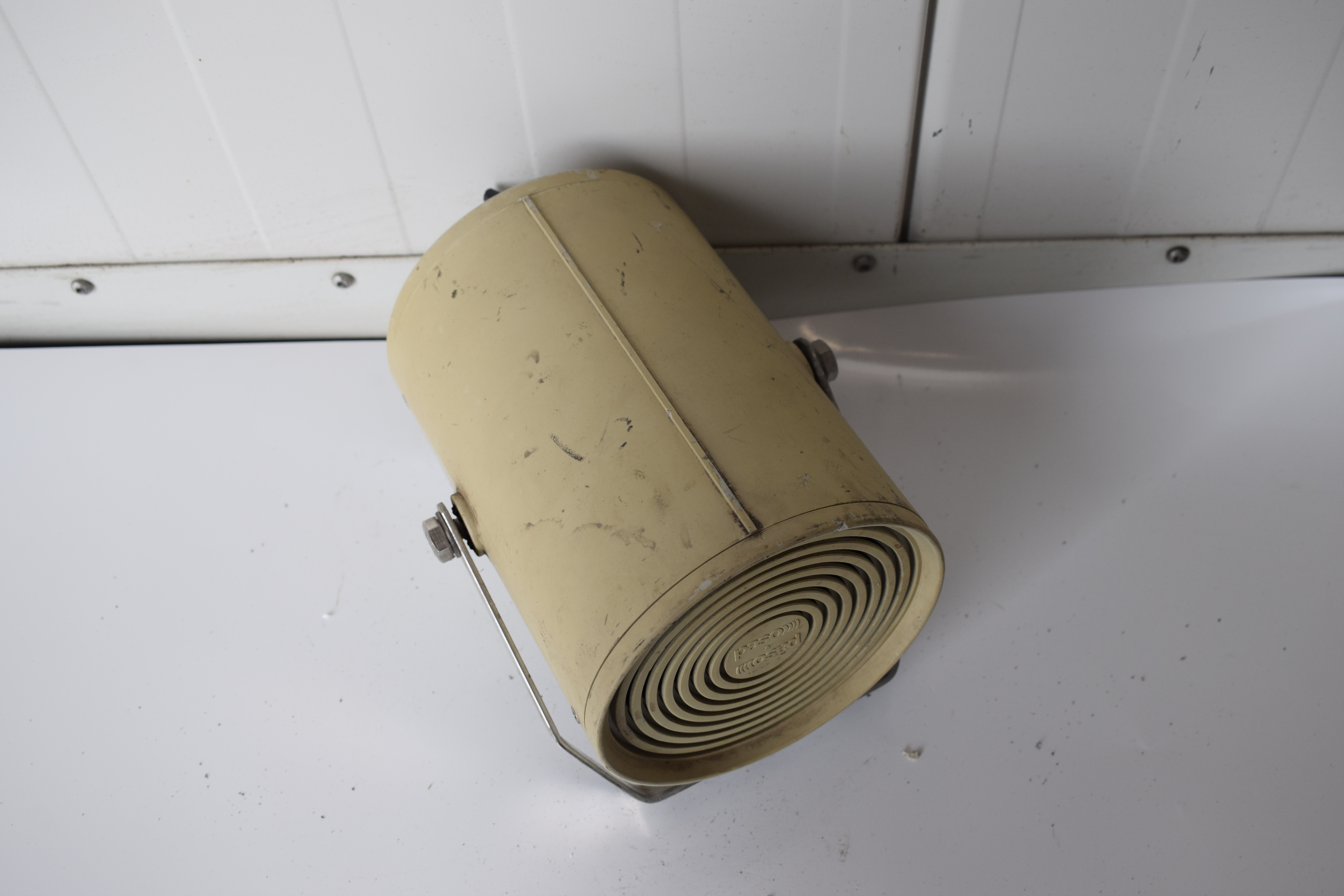 Paso moisture-proof speakers