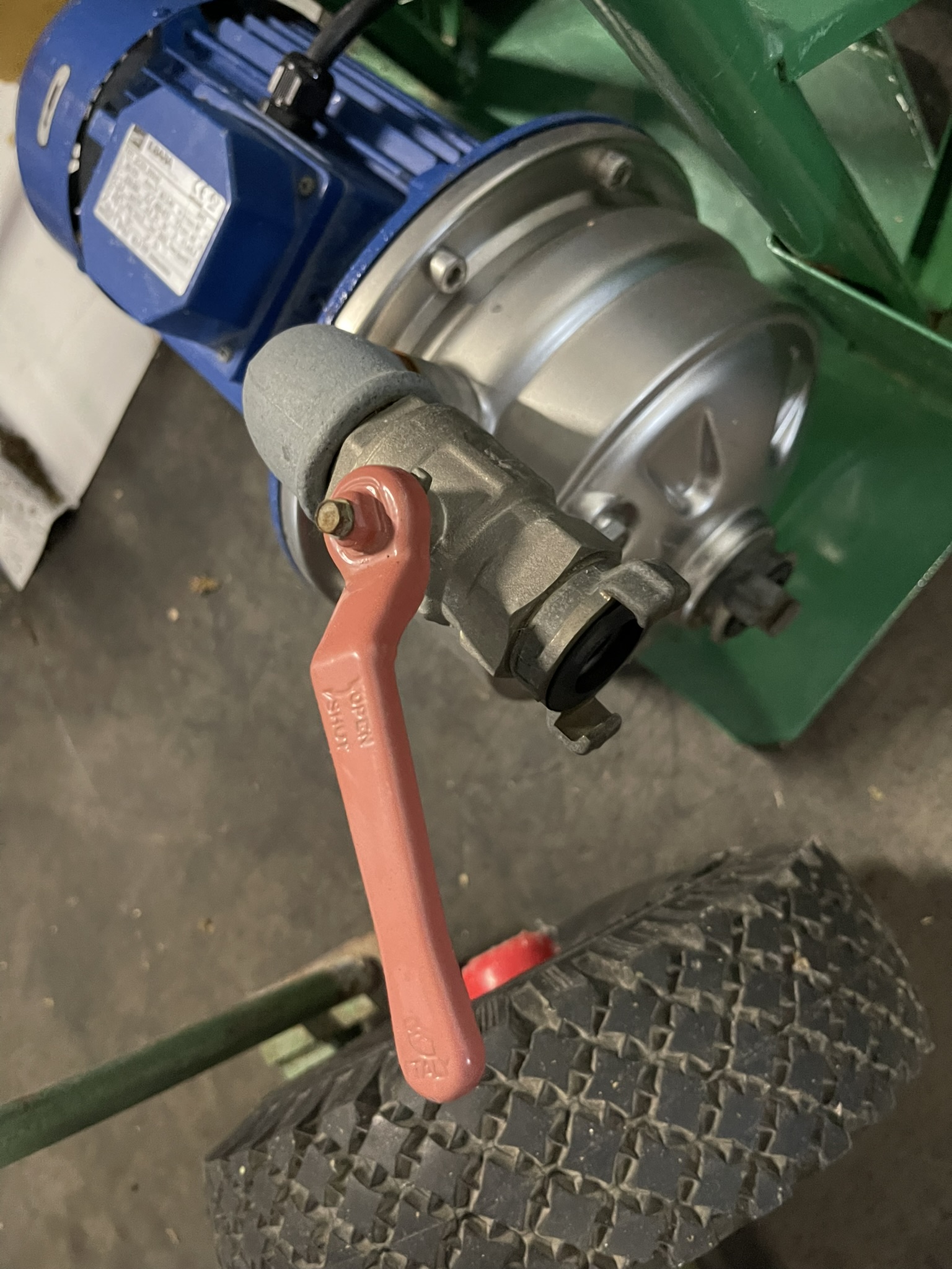 Ebara pomp op steekwagen