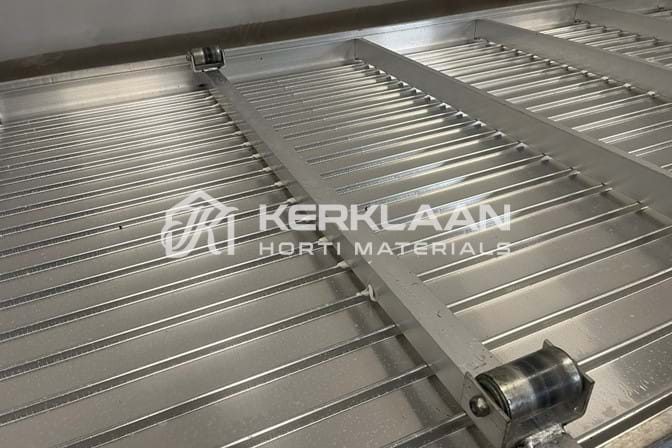 Aluminum mobile container with aluminium ebb and flow bottom