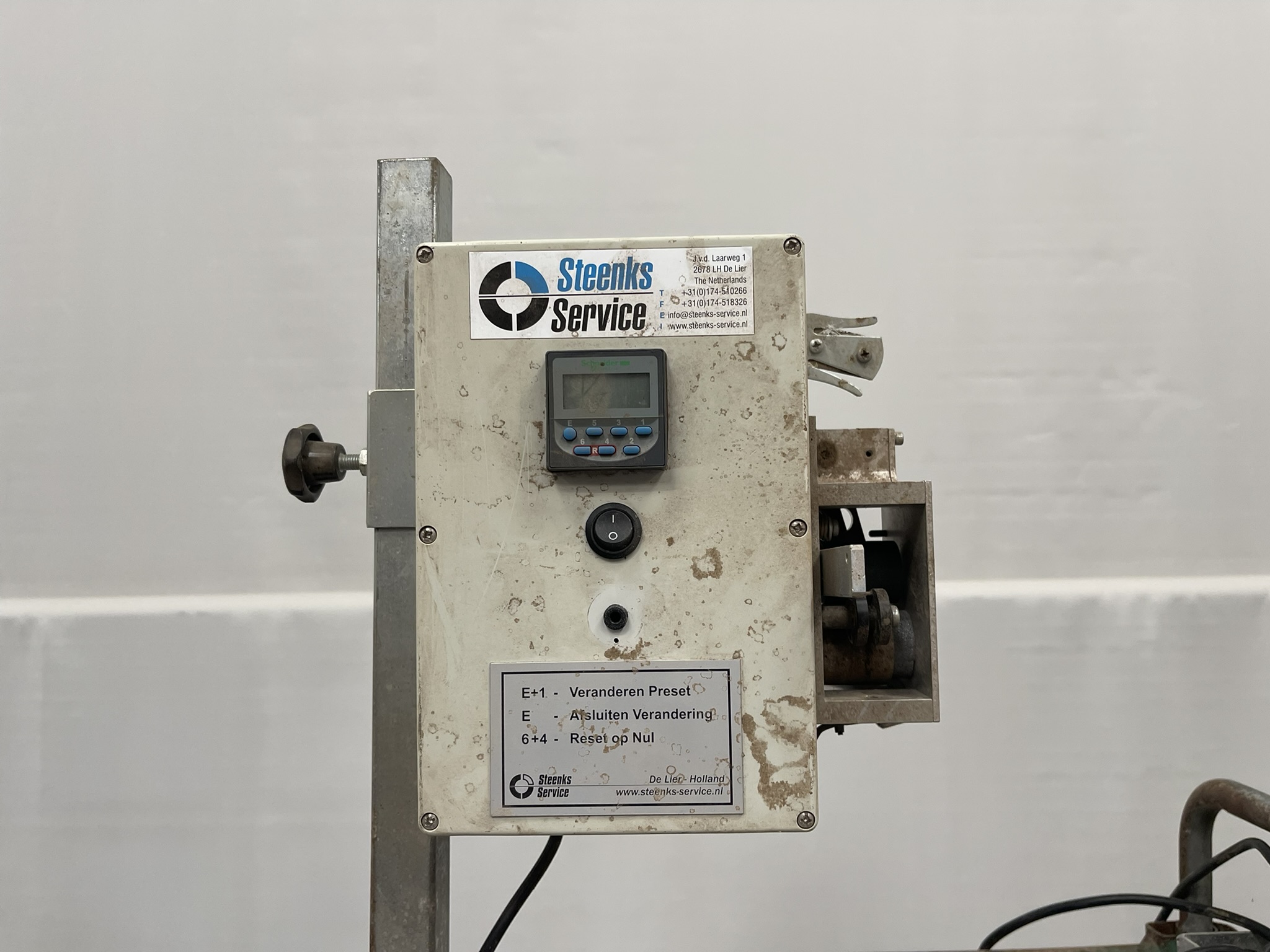 Pipe rail aerial platform incl. rope machine